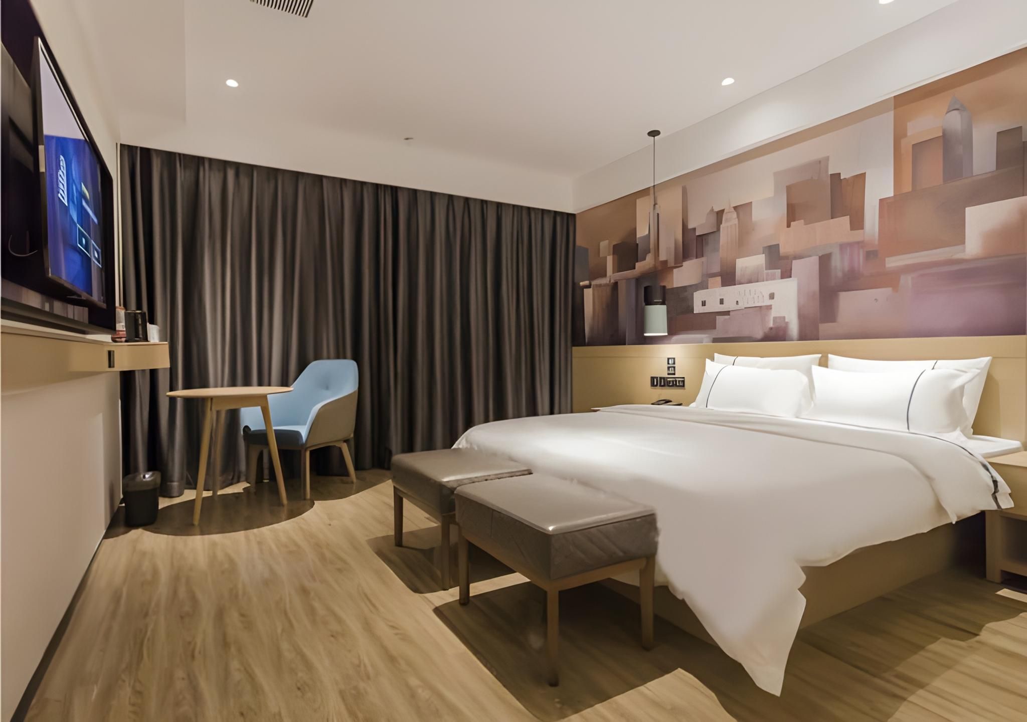 Business Queen Room