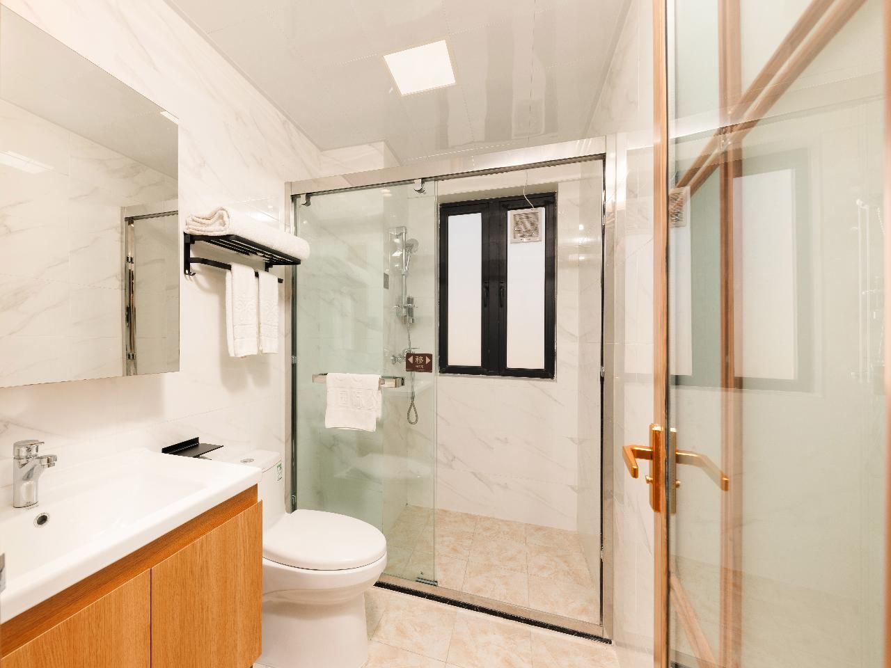 Poltton International Service Apartment Foshan Flowre's World Tanzhou Exhibition Superior Suite 2