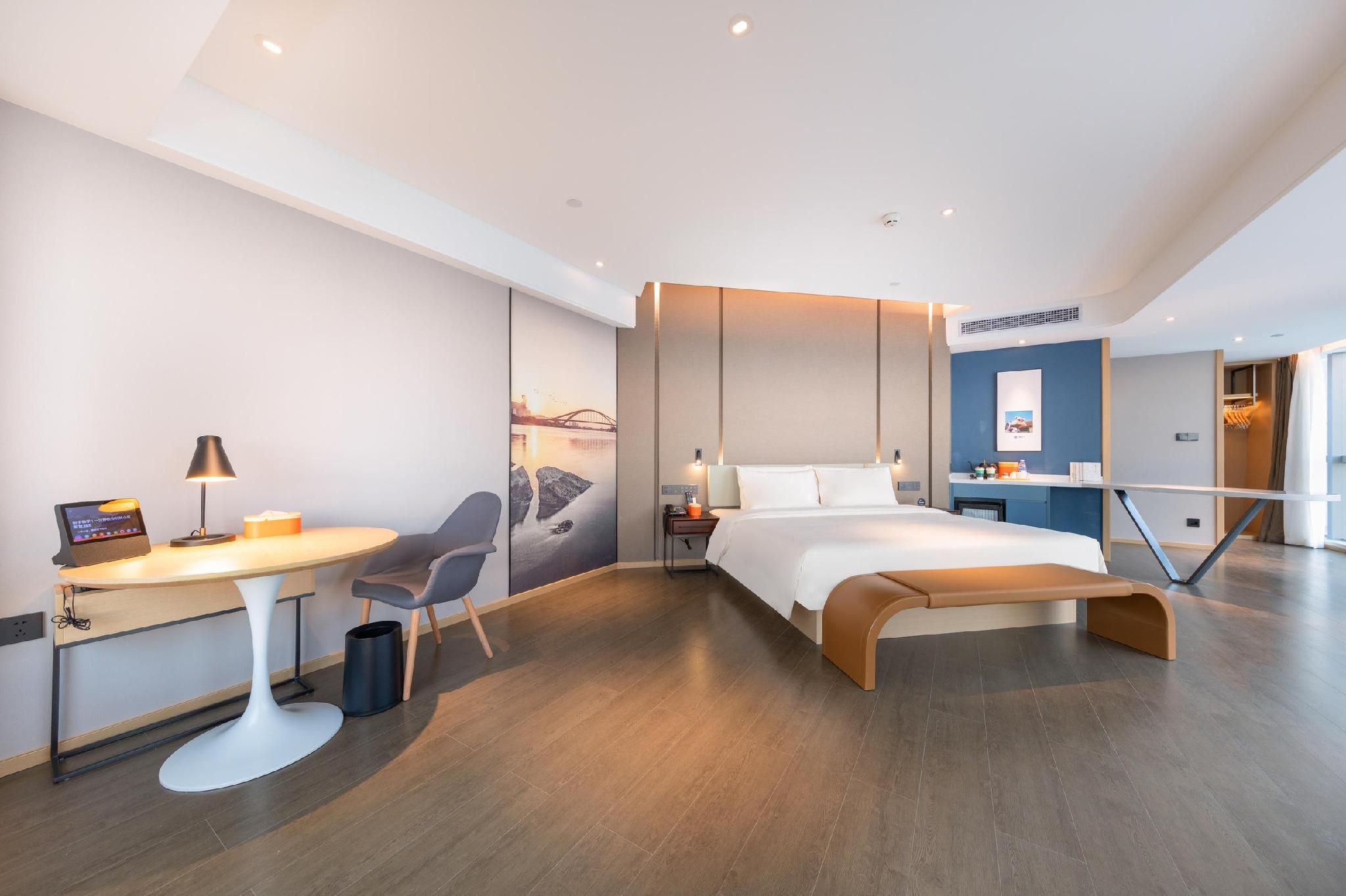 Atour - JIMU Suite, City View