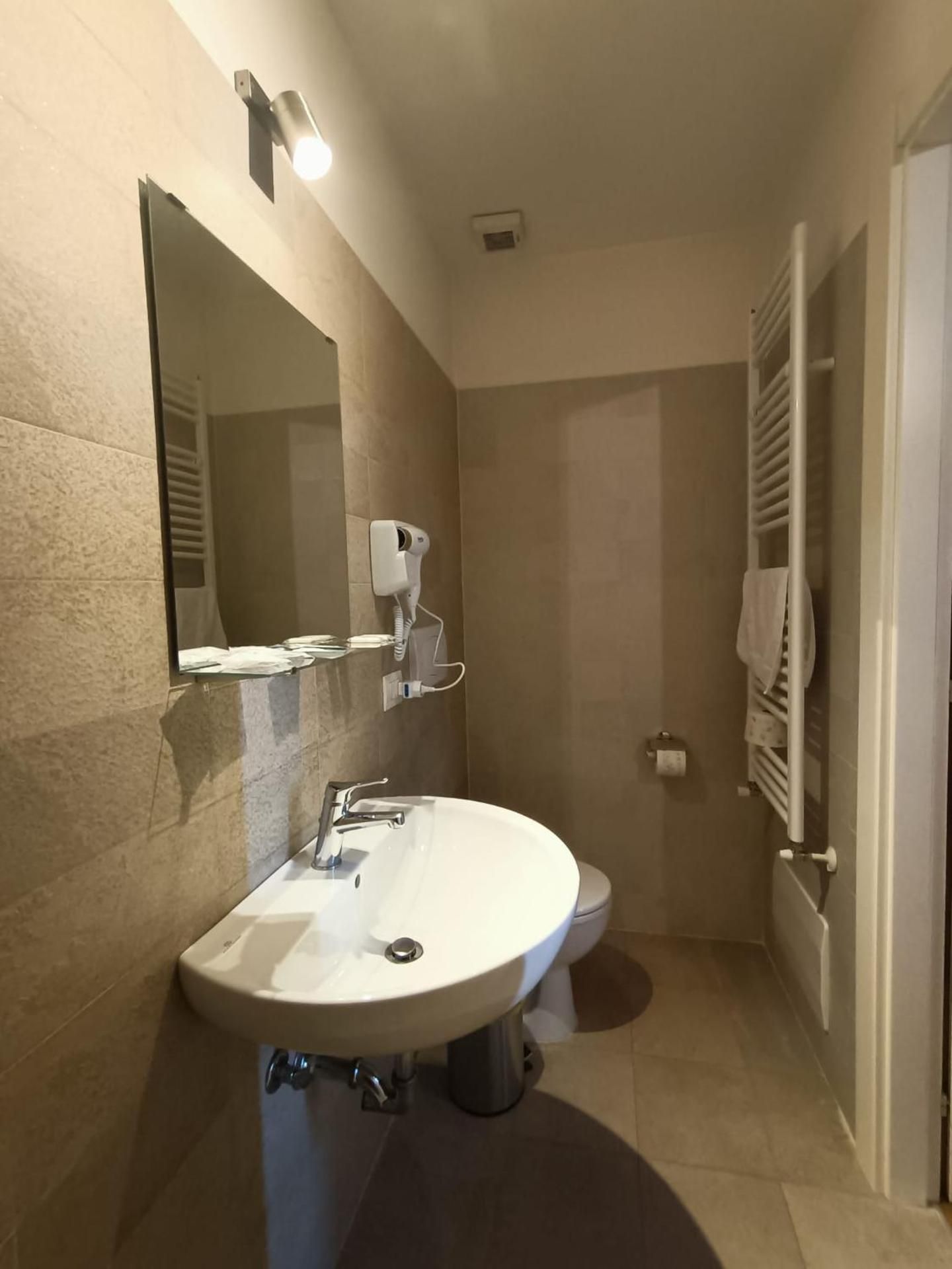 Quadruple Room with Private Bathroom