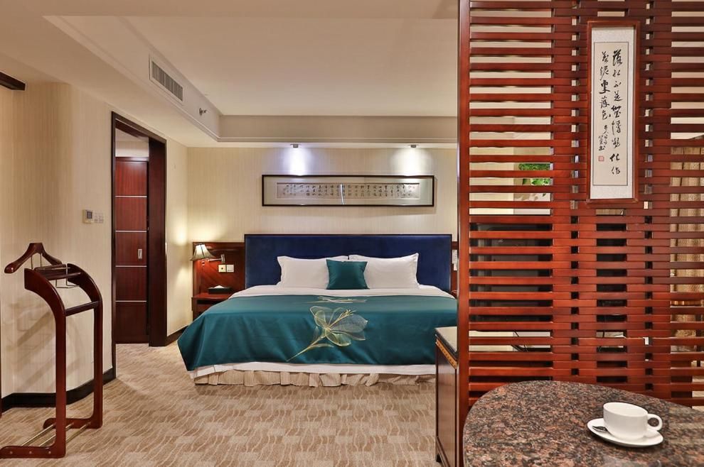King Suite with View