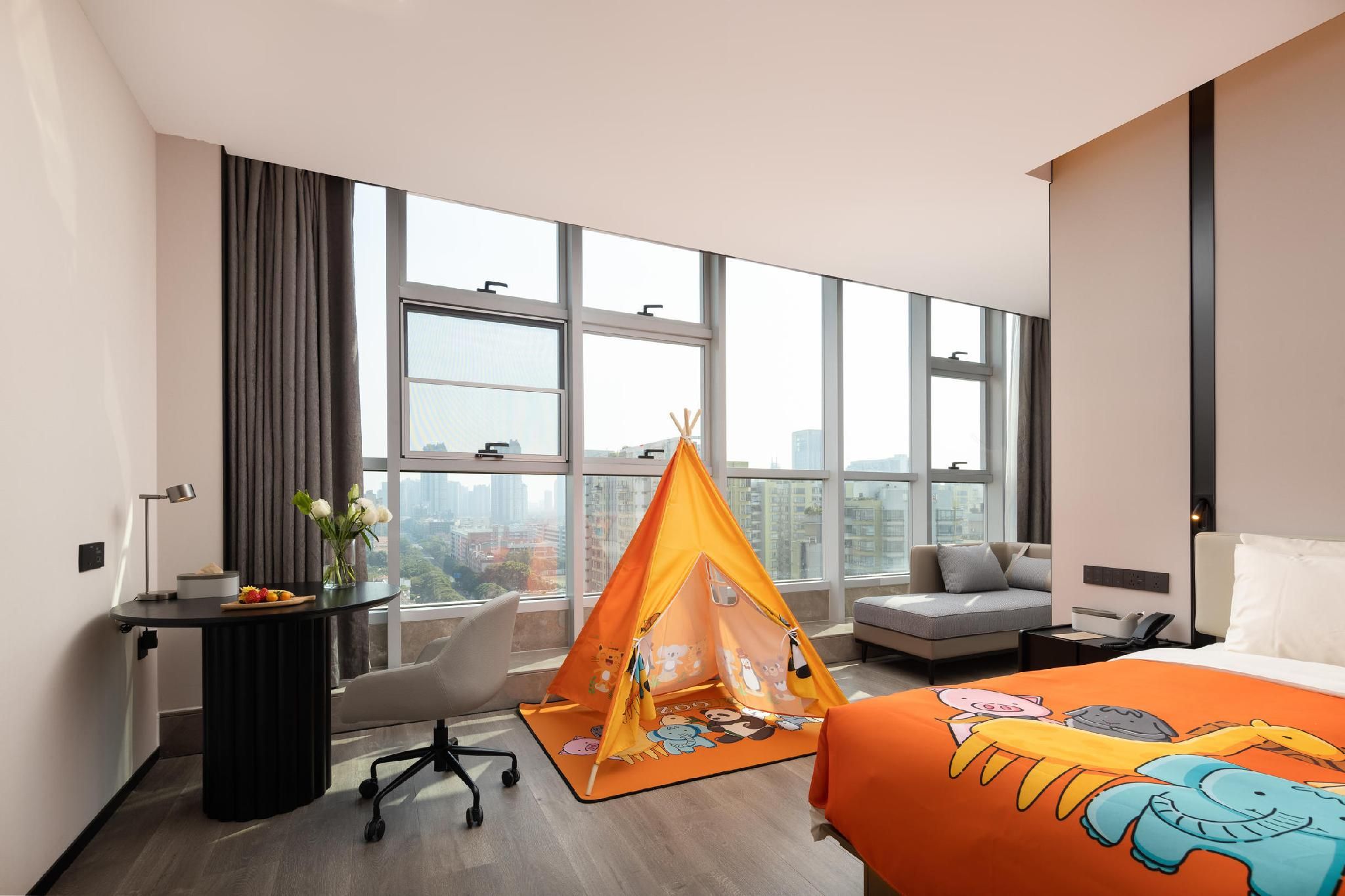 Atour - Premier Parent Kid Room