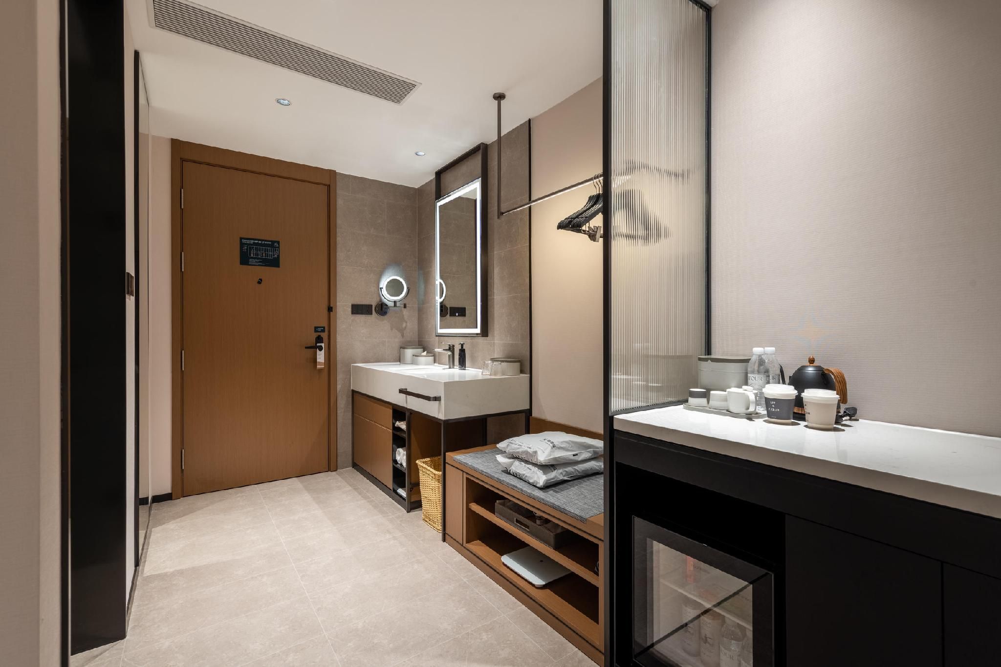 Atour - Premium Suite with City View