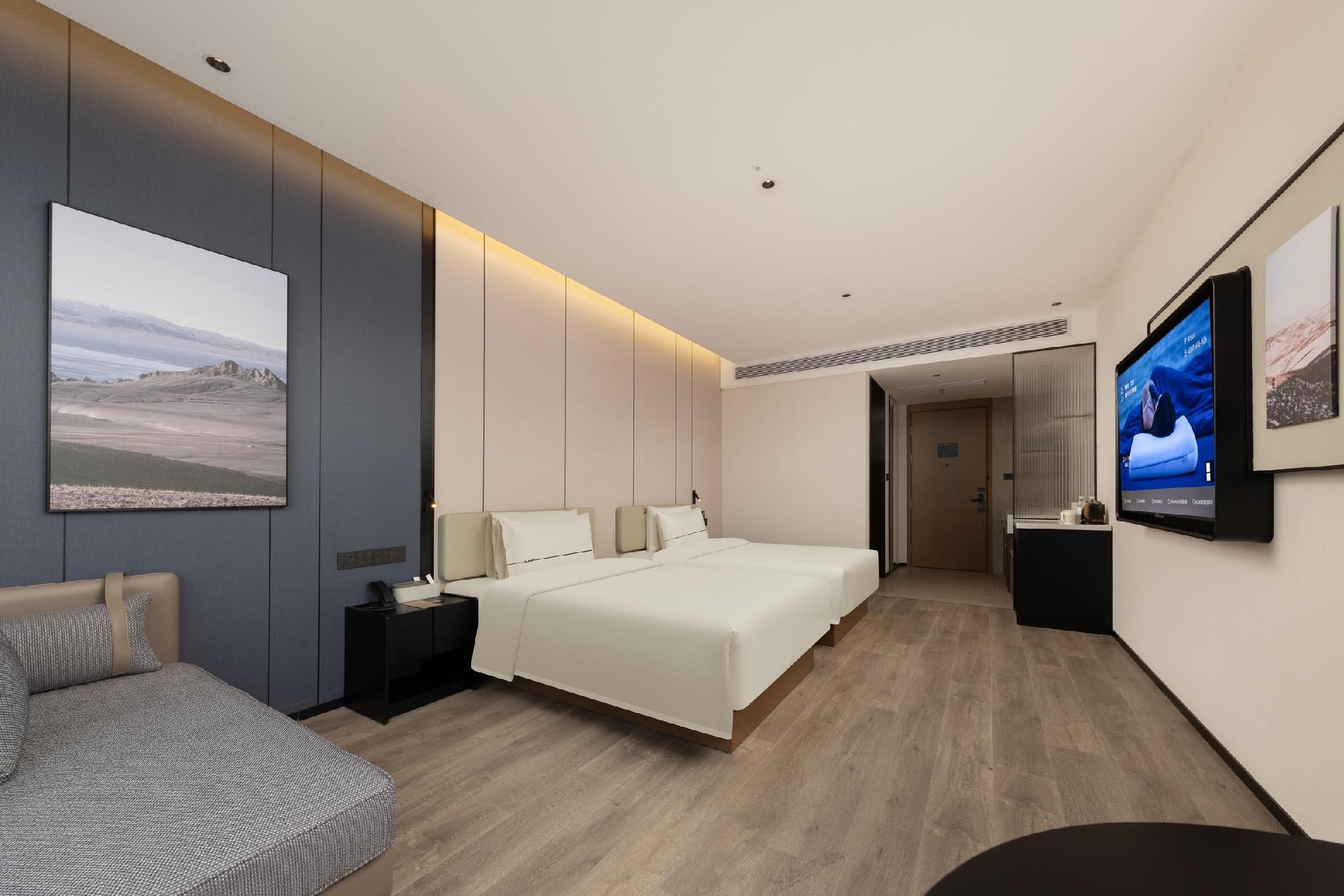 Premier Twin, City View