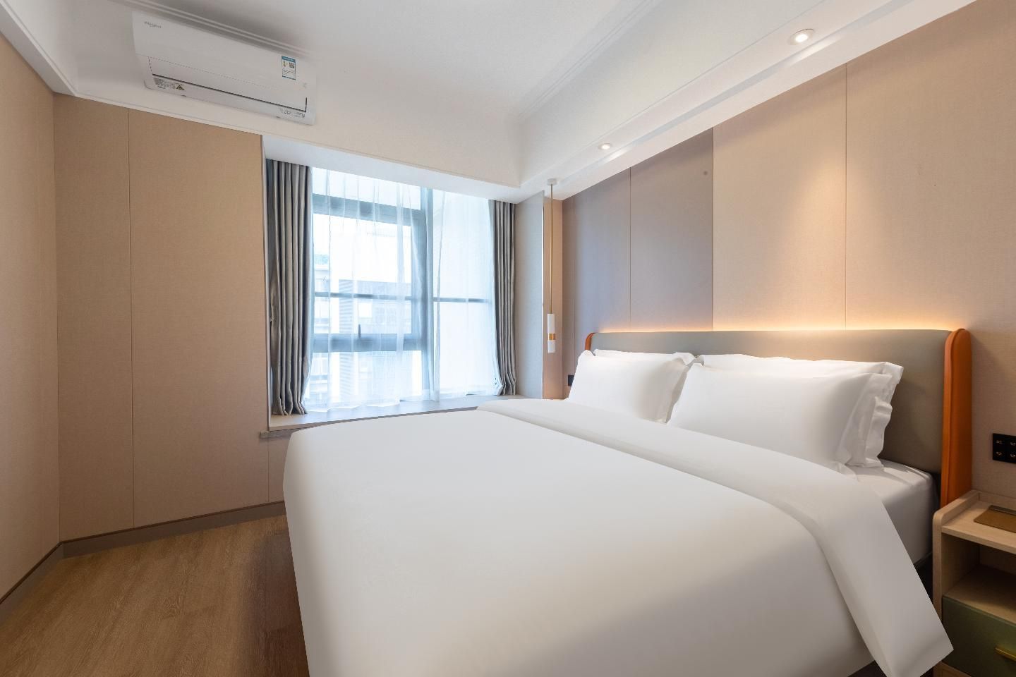 Dossen - Executive Suite