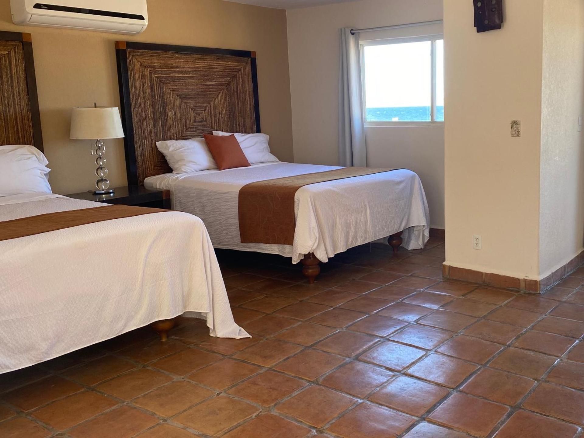 Standard Twin Room with Sea View