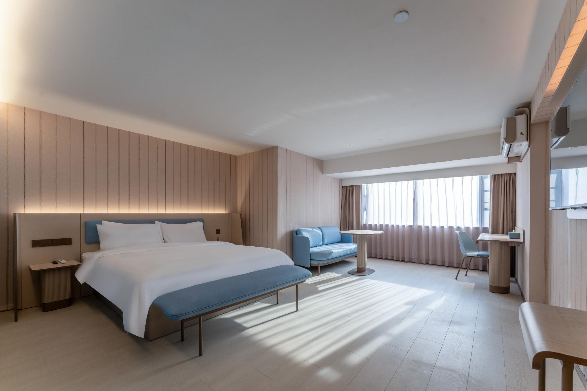 Huazhu - Deluxe Bed Room