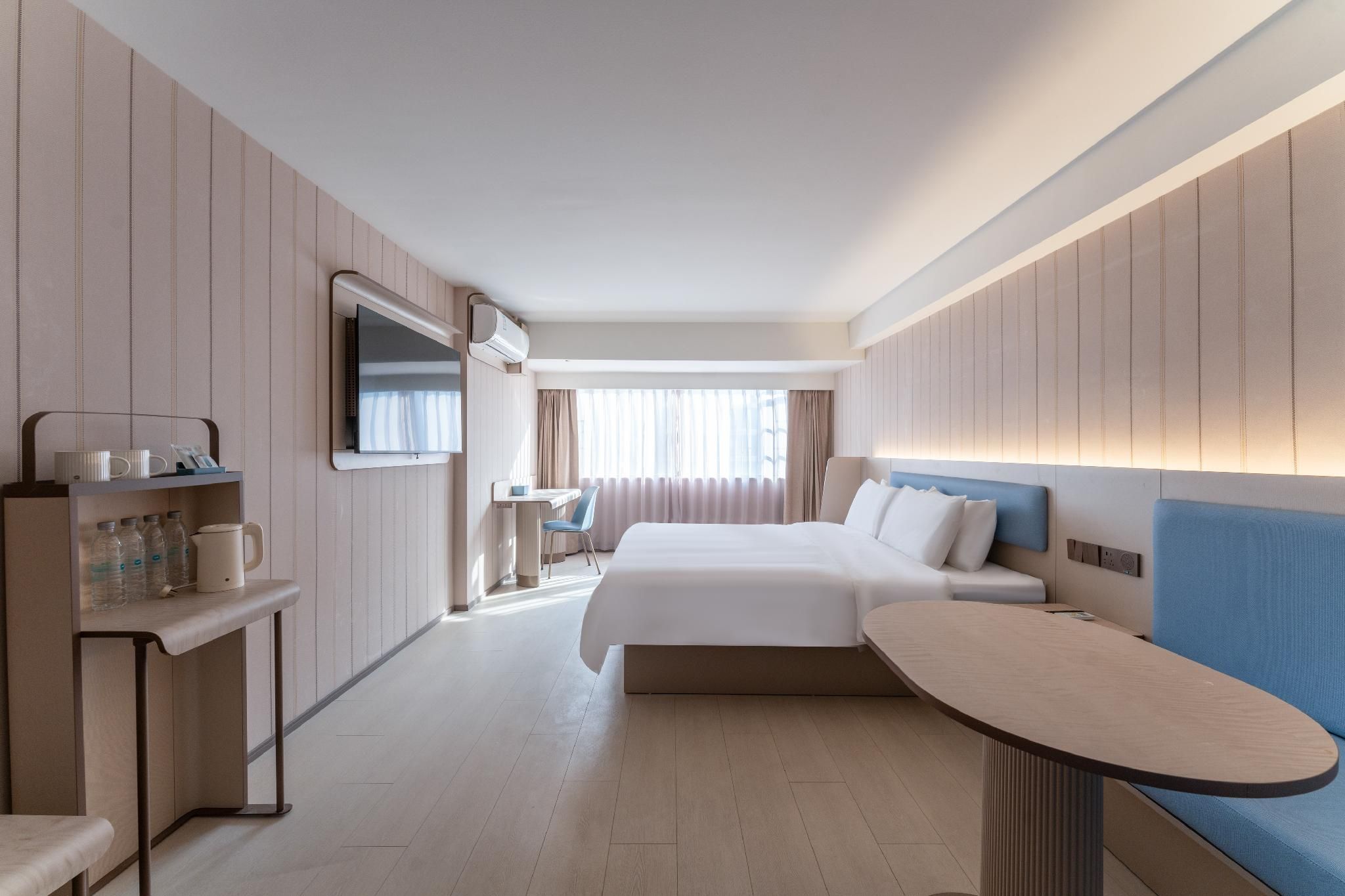 Business Queen Bed Room