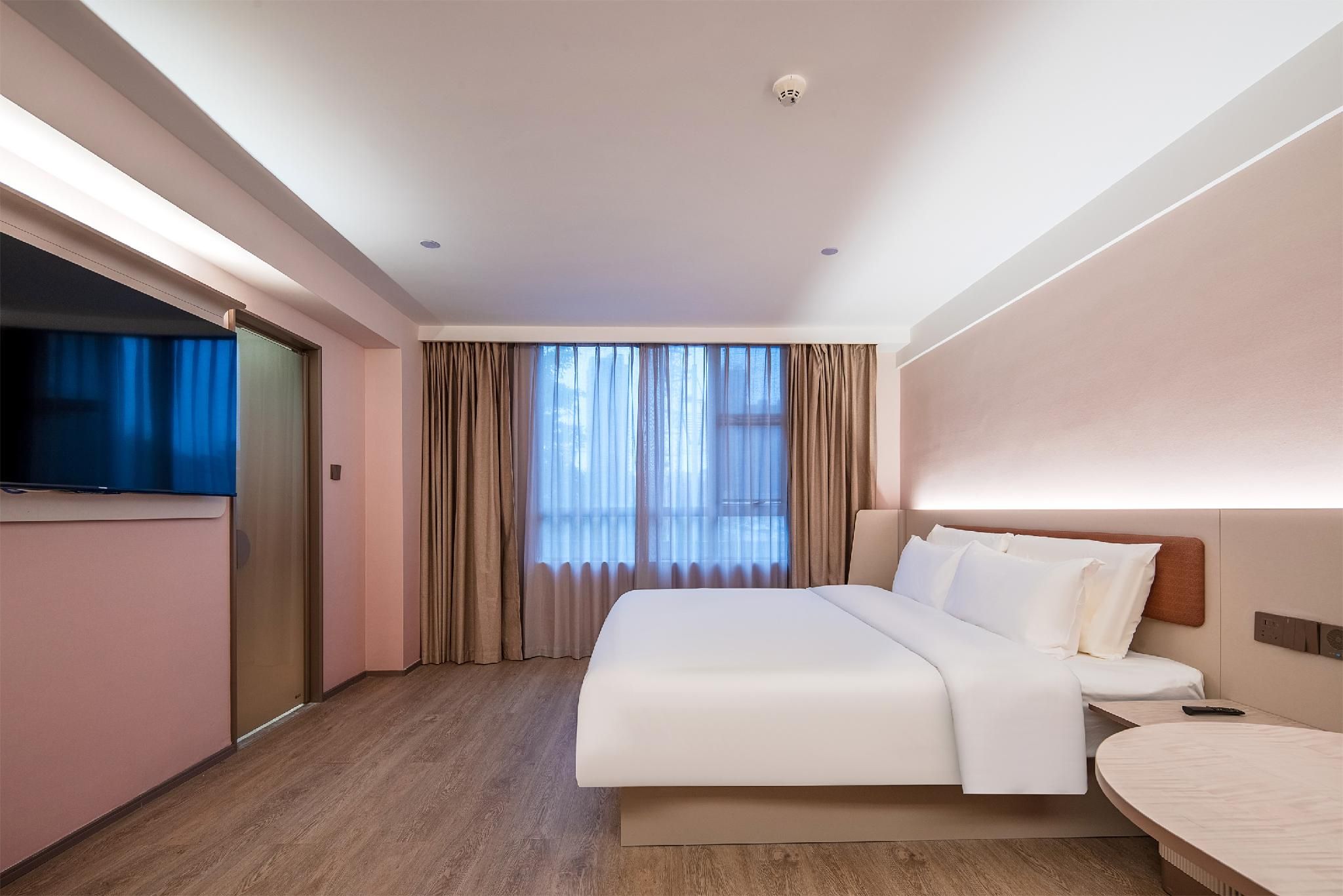 Business Queen Bed Room