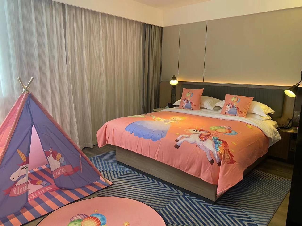 Intelligent Family Room