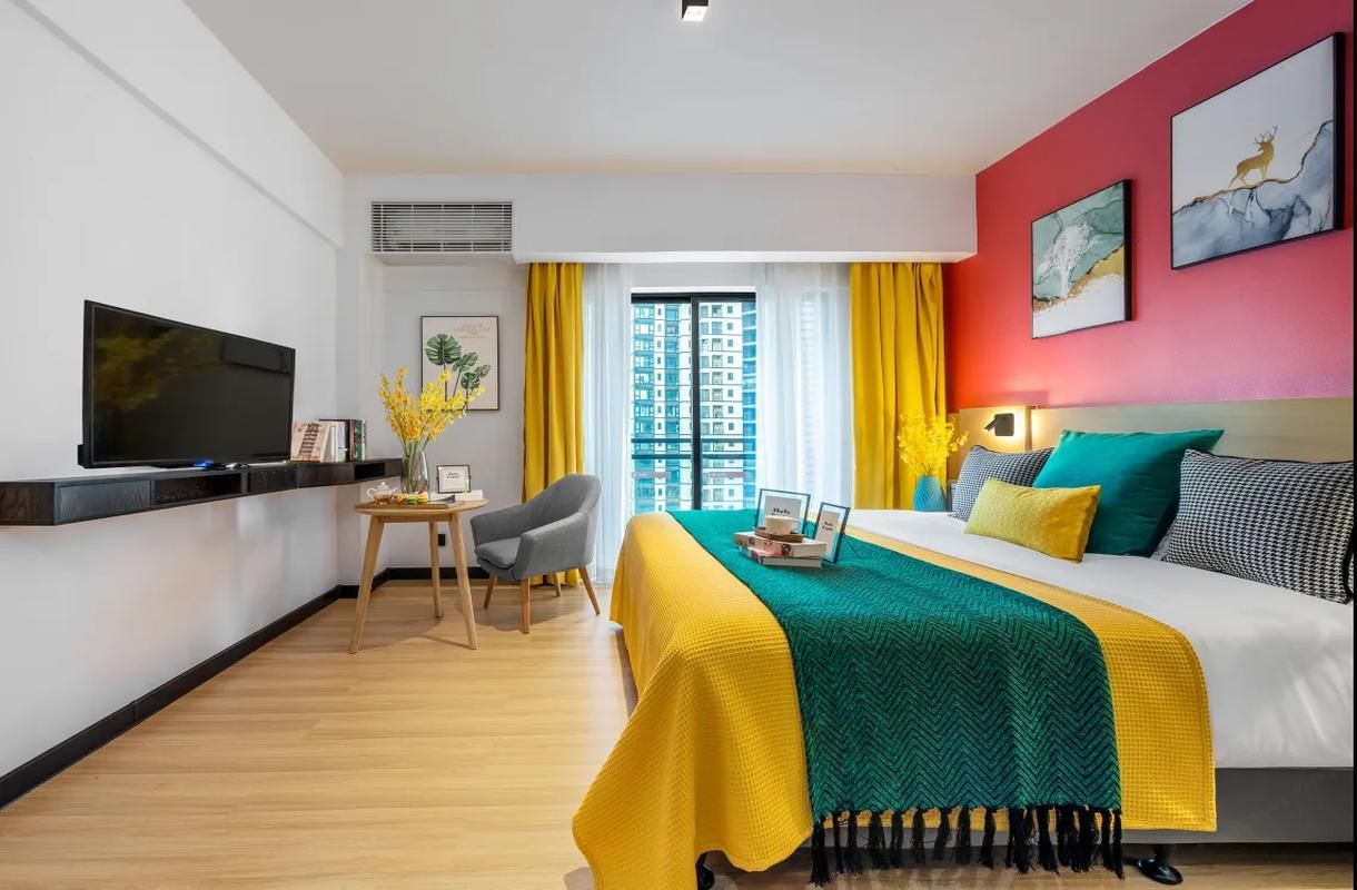Deluxe Room Queen