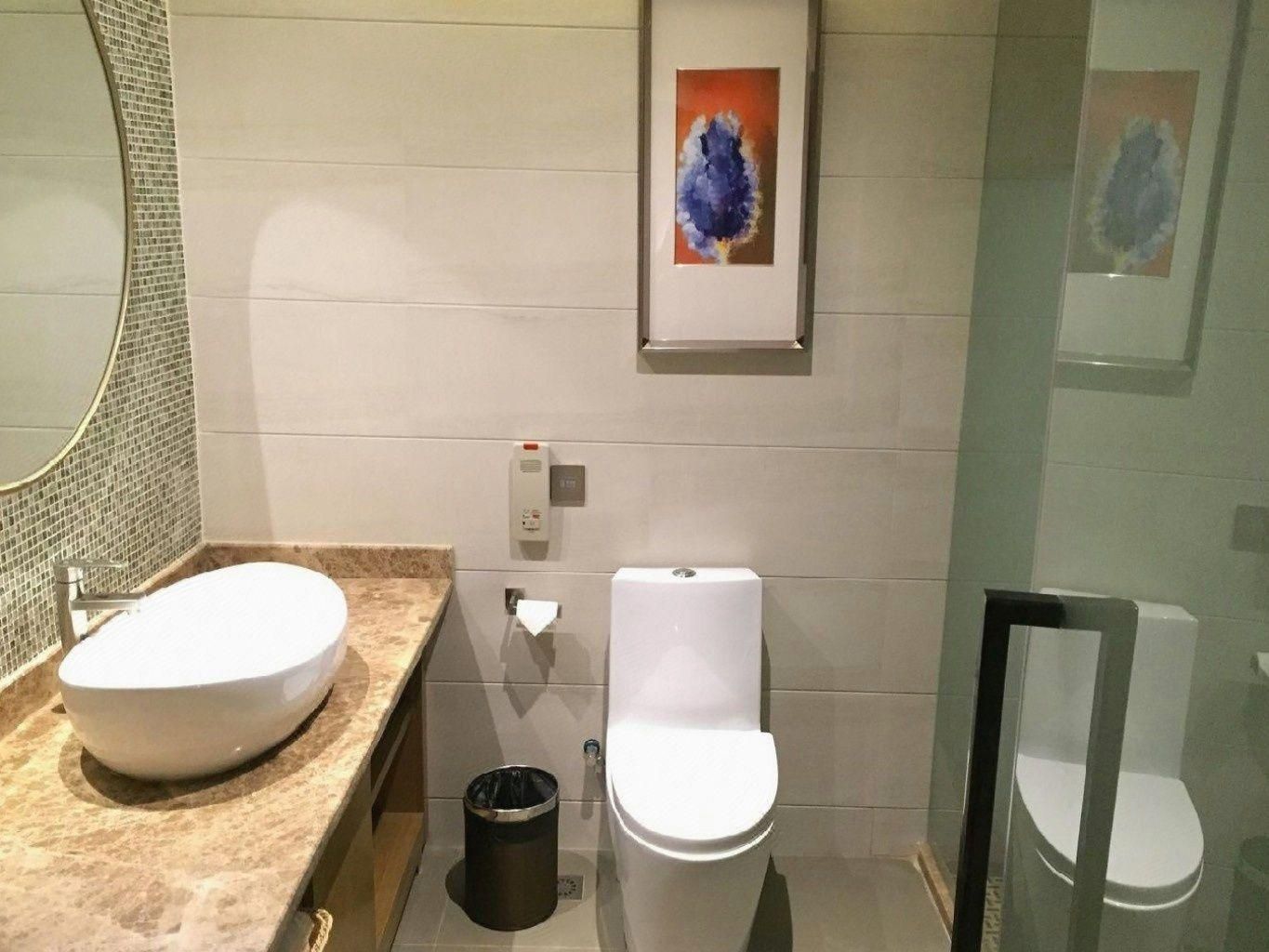 WH - Green Executive Suite