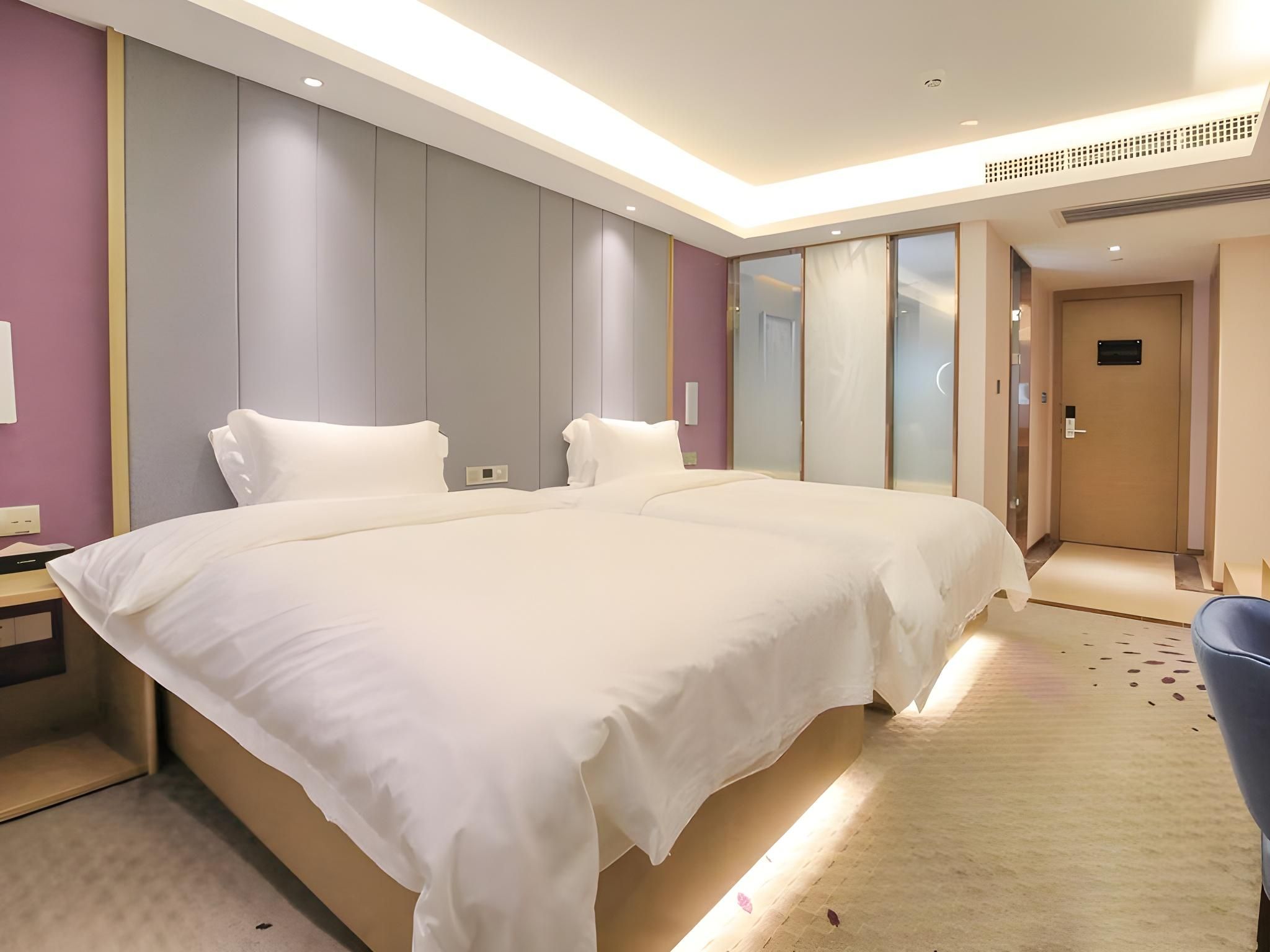 Twin Deluxe Room