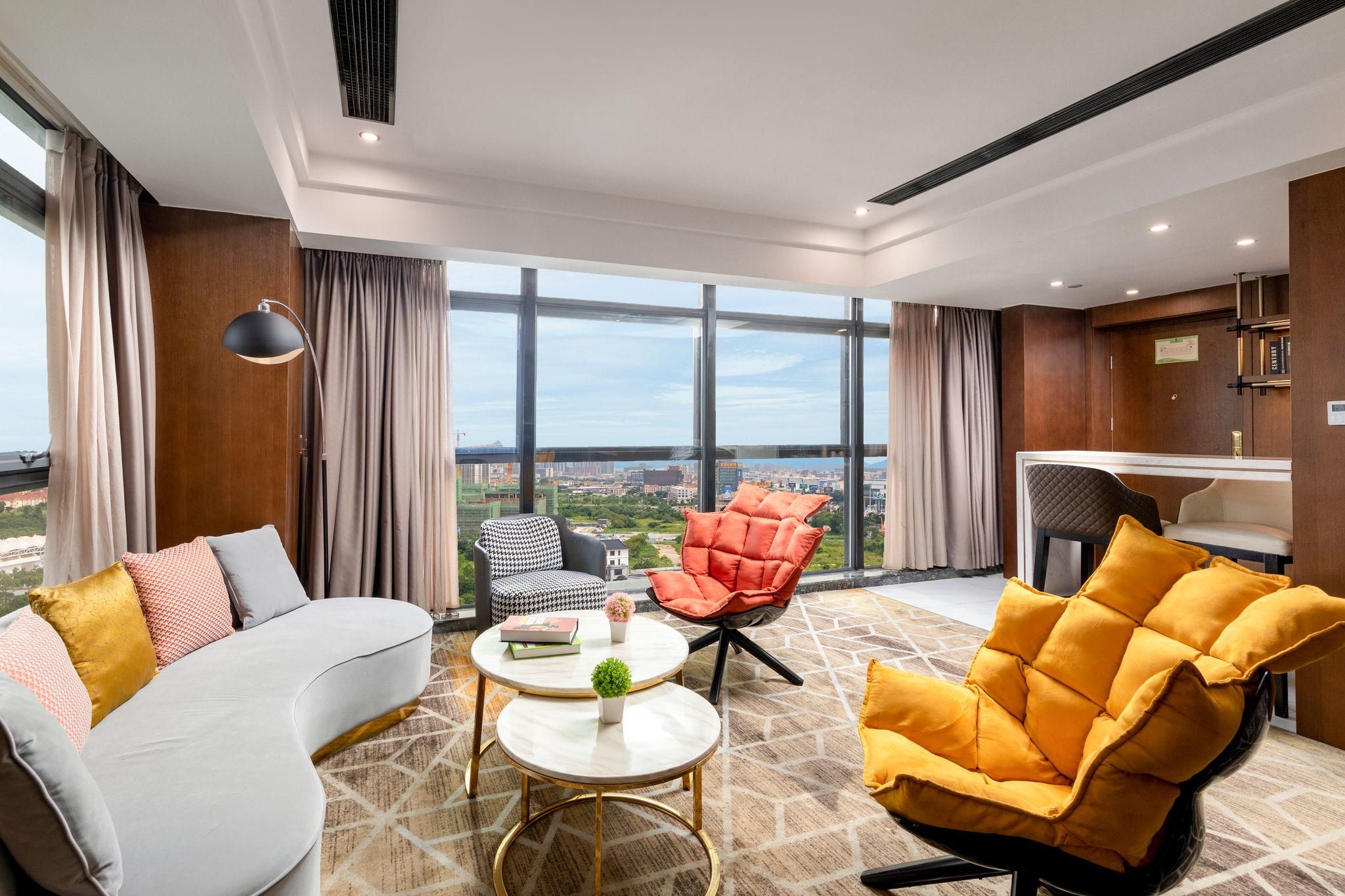 Deluxe Suite