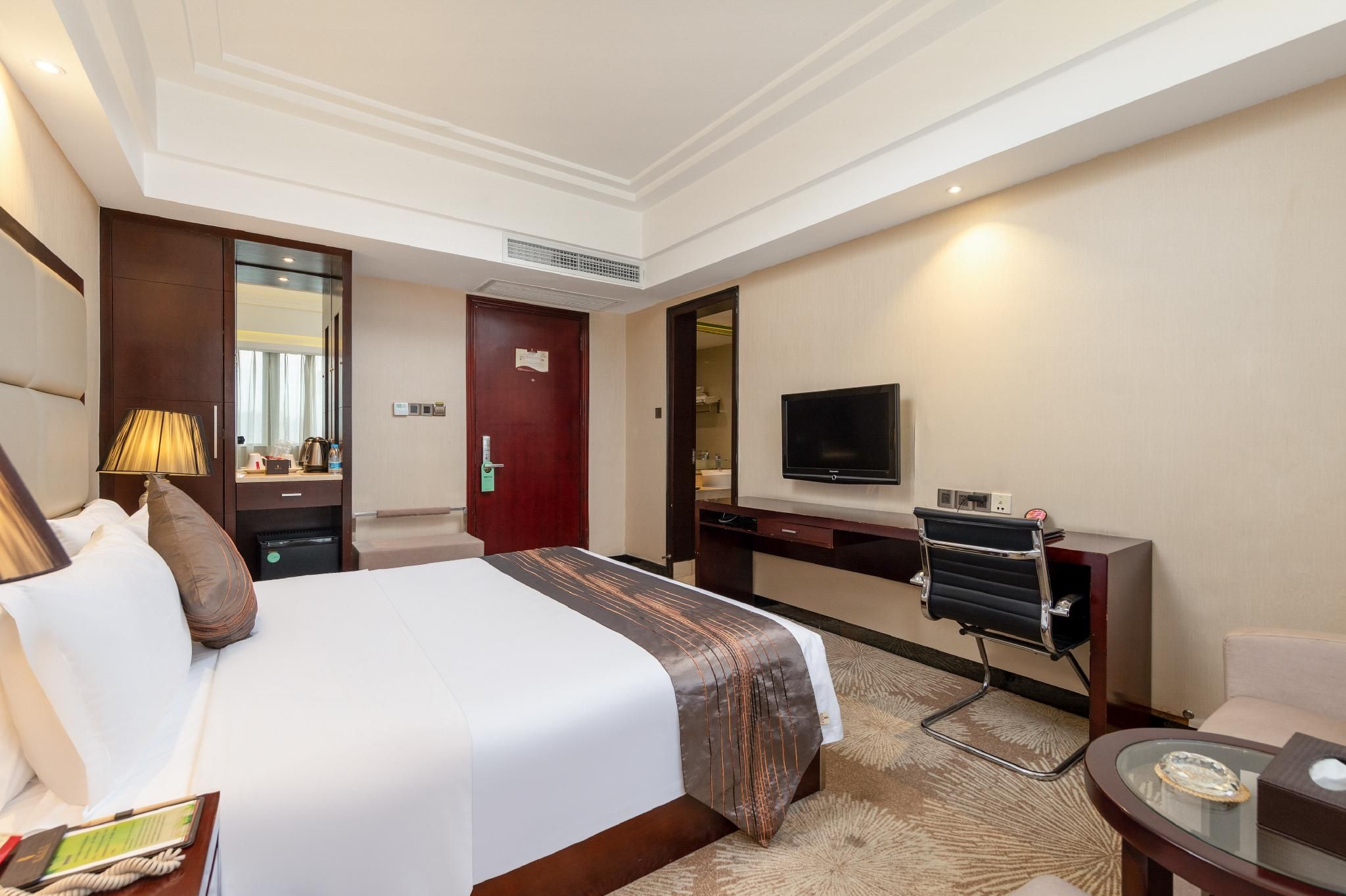 Comfort Queen Room