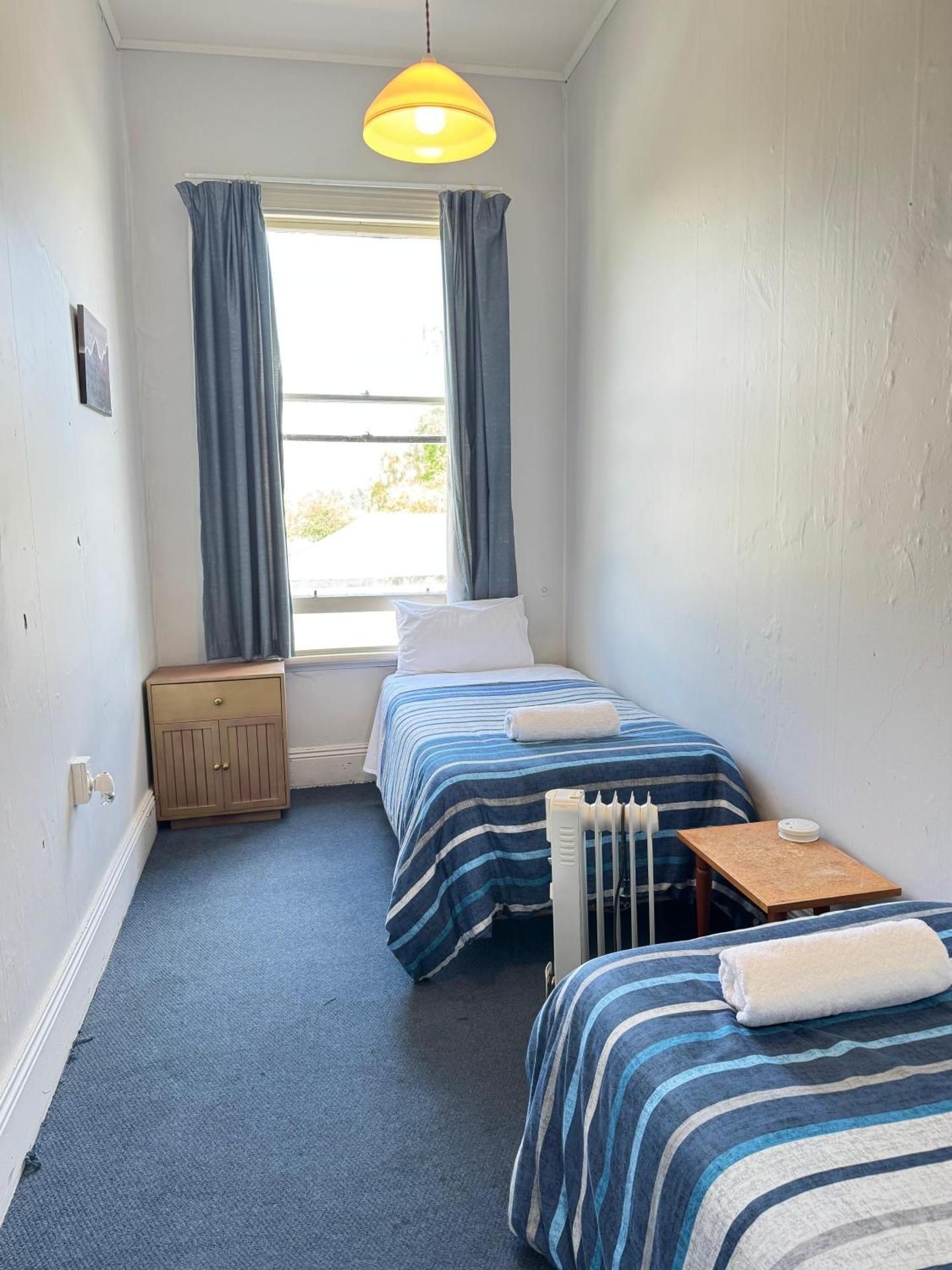 Gladstone Hotel Economy Twin Room 2