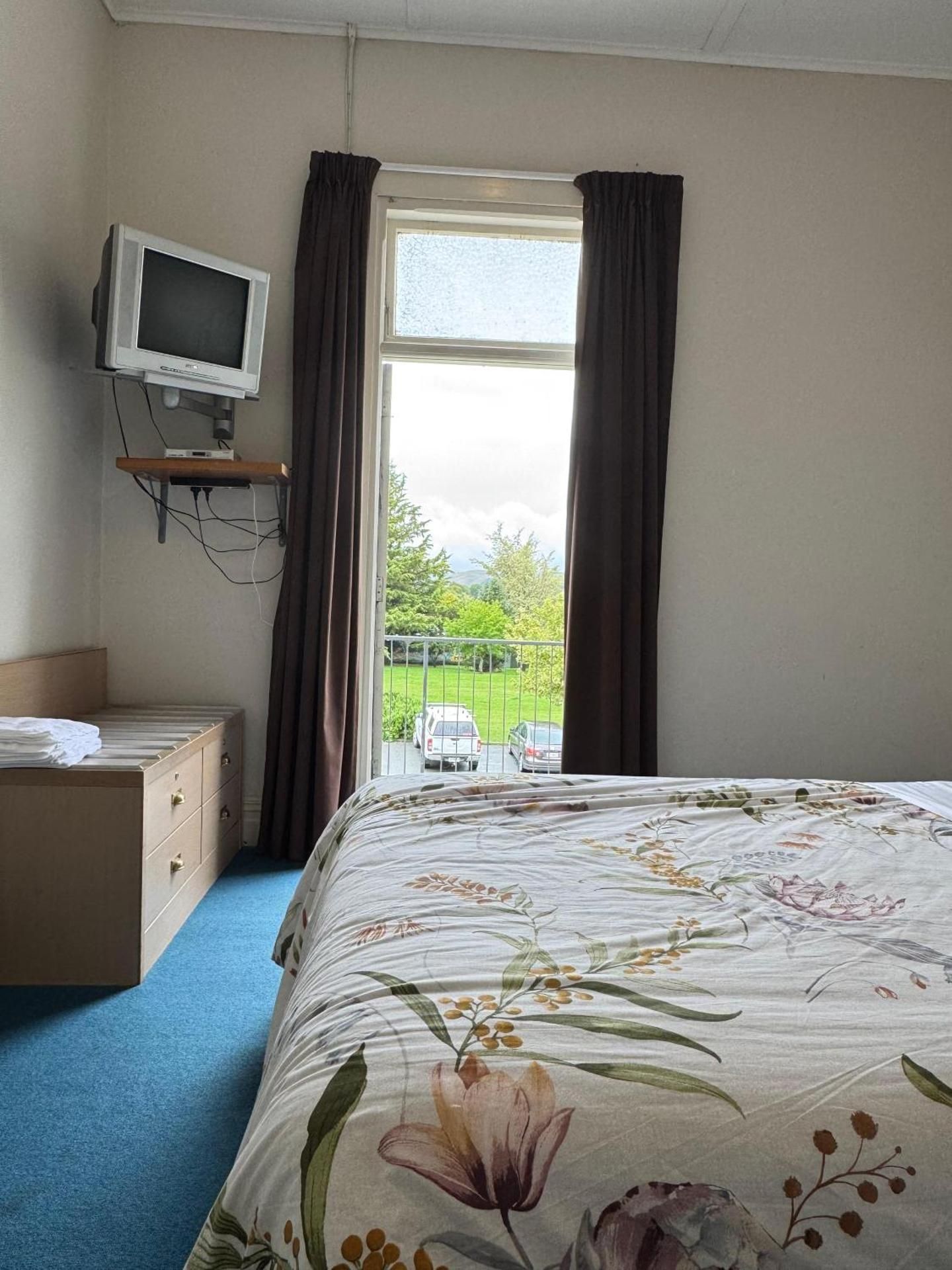 Economy Triple Room with Shared Bathroom