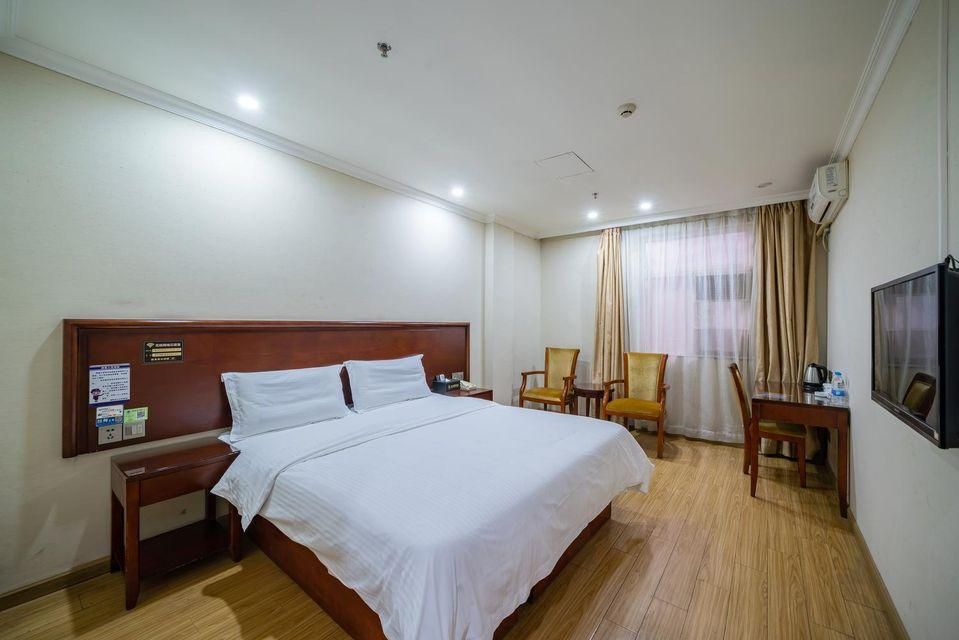 GreenTree Inn Foshan Longjiang North Fenghua Road Express Hotel Superior 1 Queen
