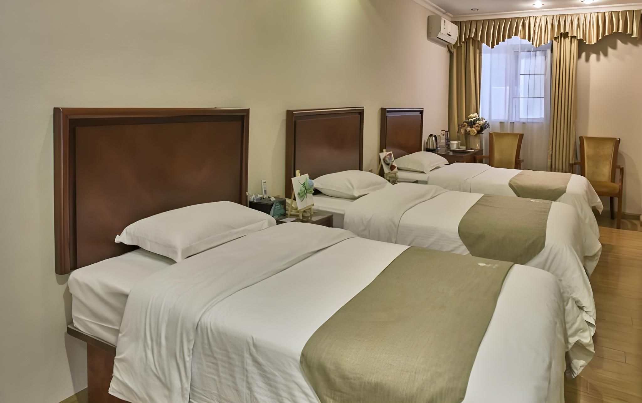 GreenTree Inn Foshan Longjiang North Fenghua Road Express Hotel Triple Deluxe