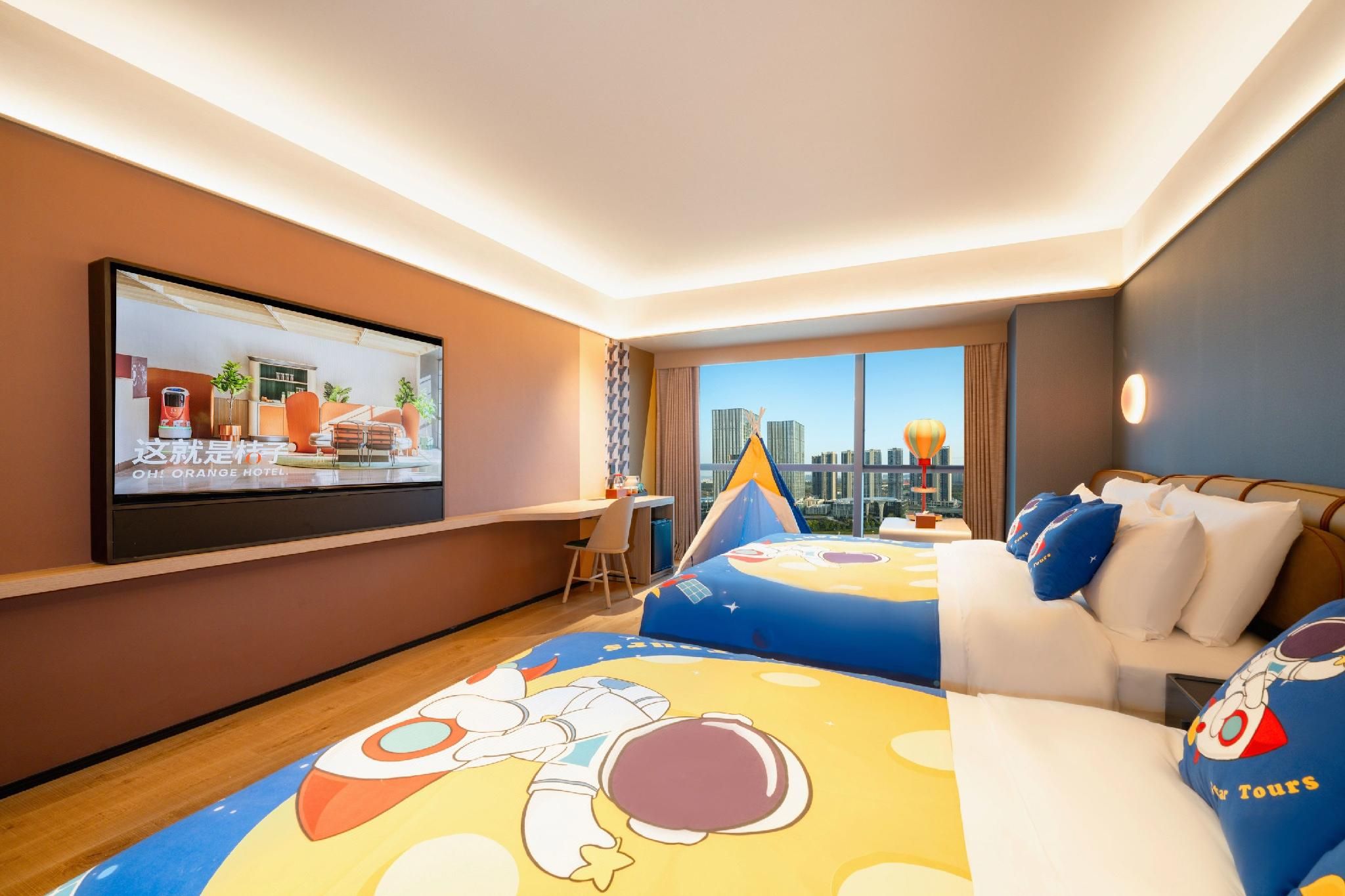 Themed Scenic Twin Room