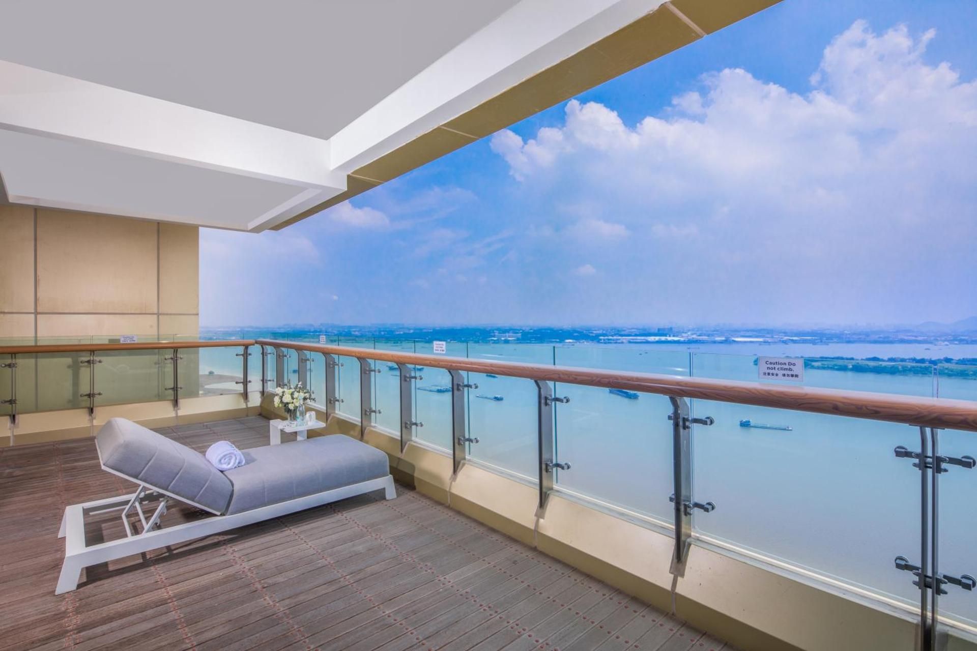 CEO Suite