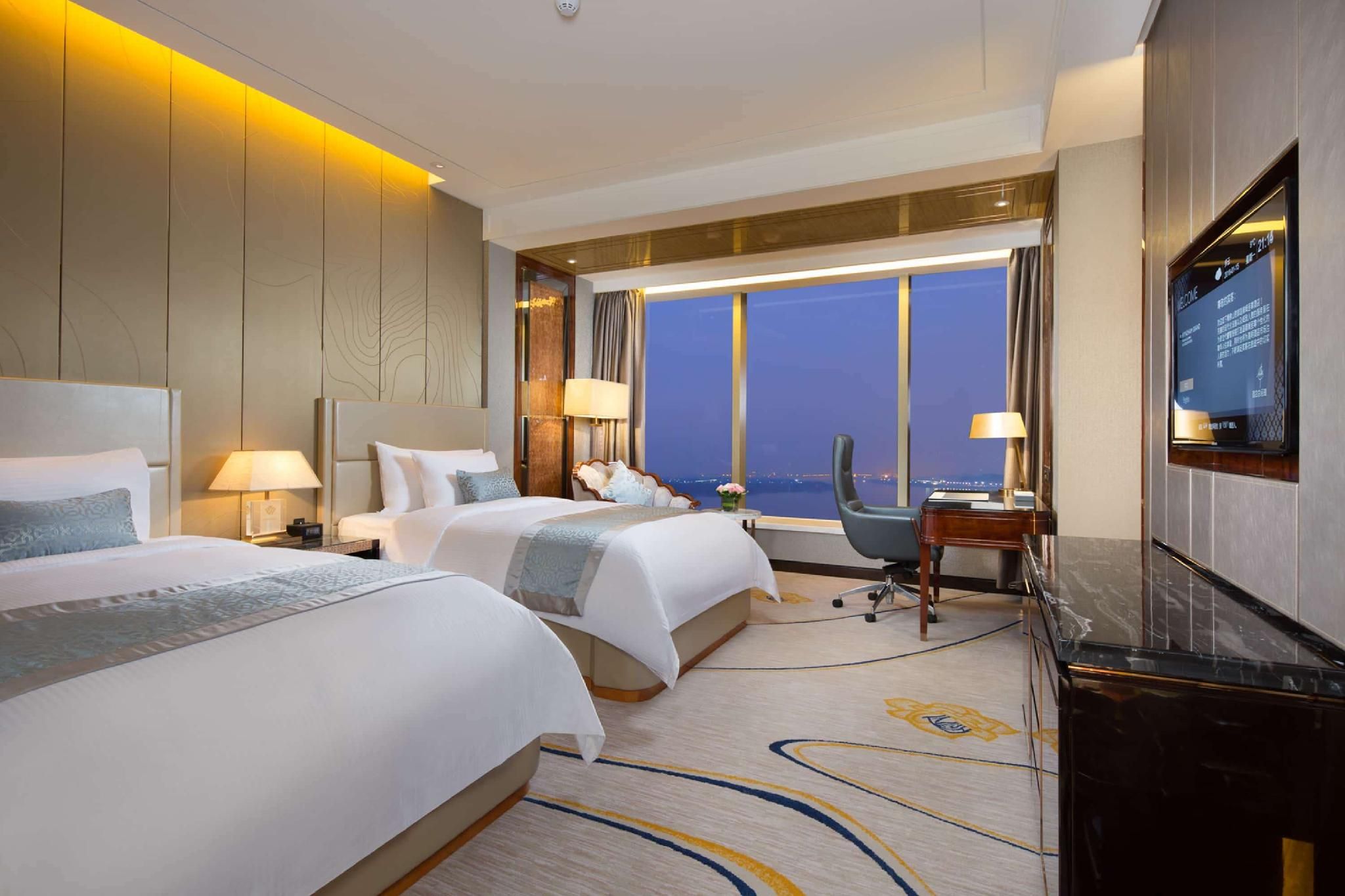 2 Twin Beds, Deluxe, Smoking