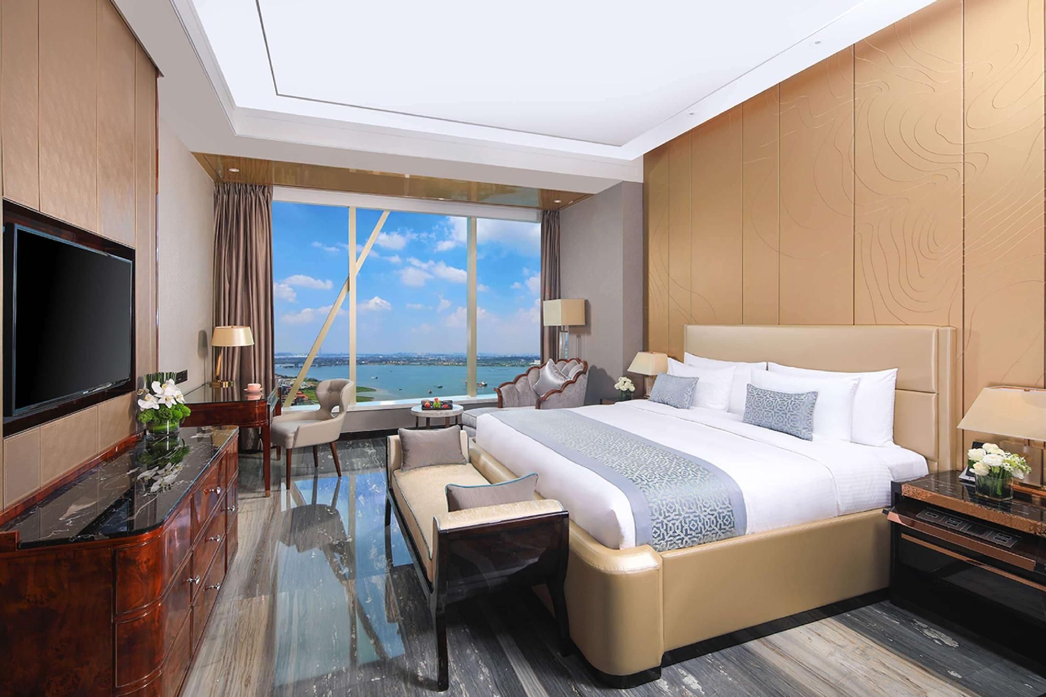 1 King Bed, Executive, Non-Smoking