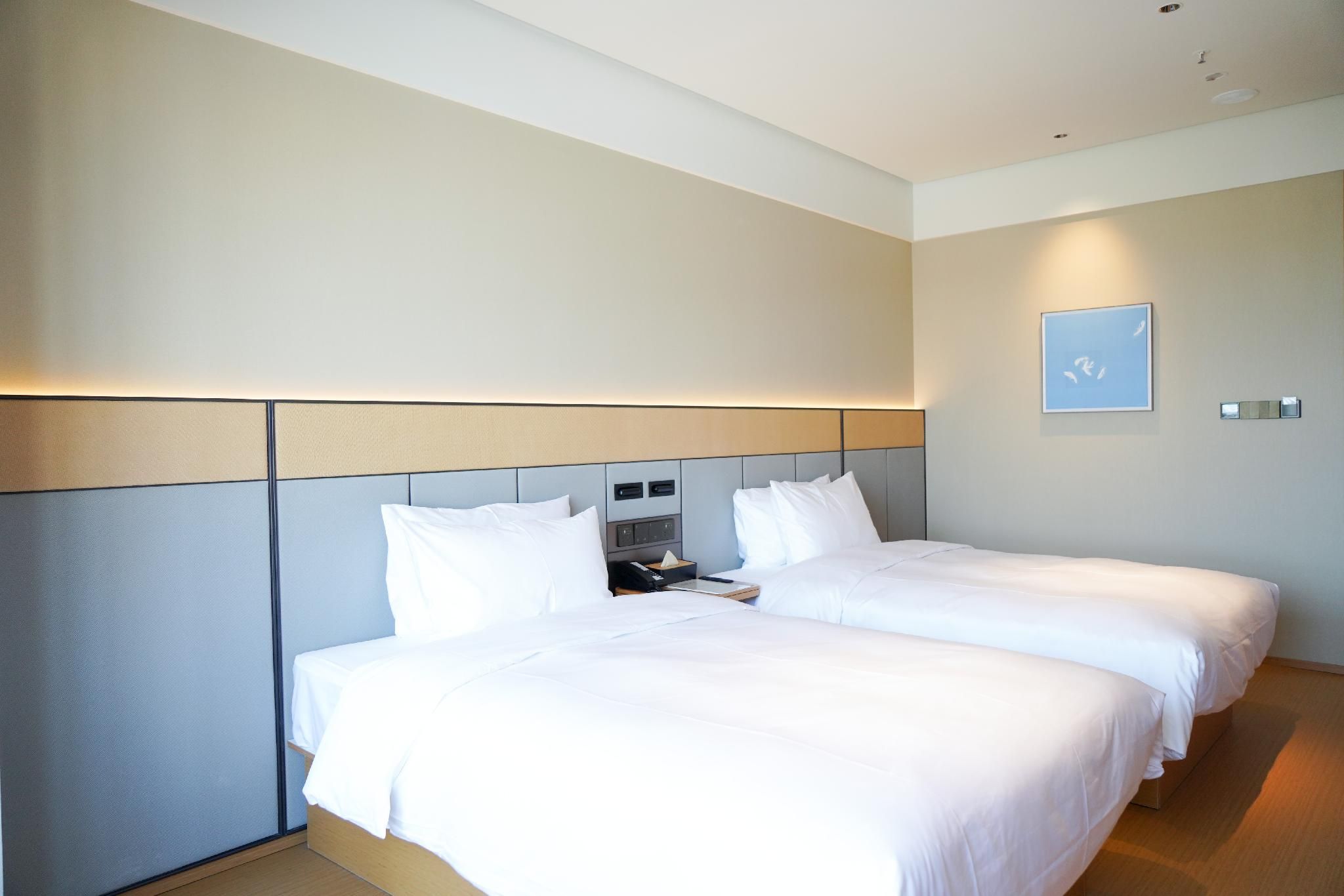 Huazhu - Superior Twin