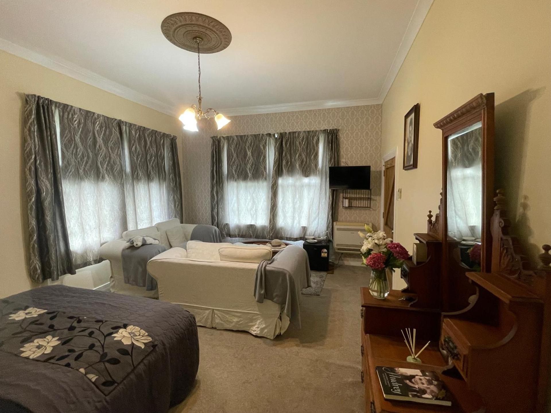 Deluxe Queen Room