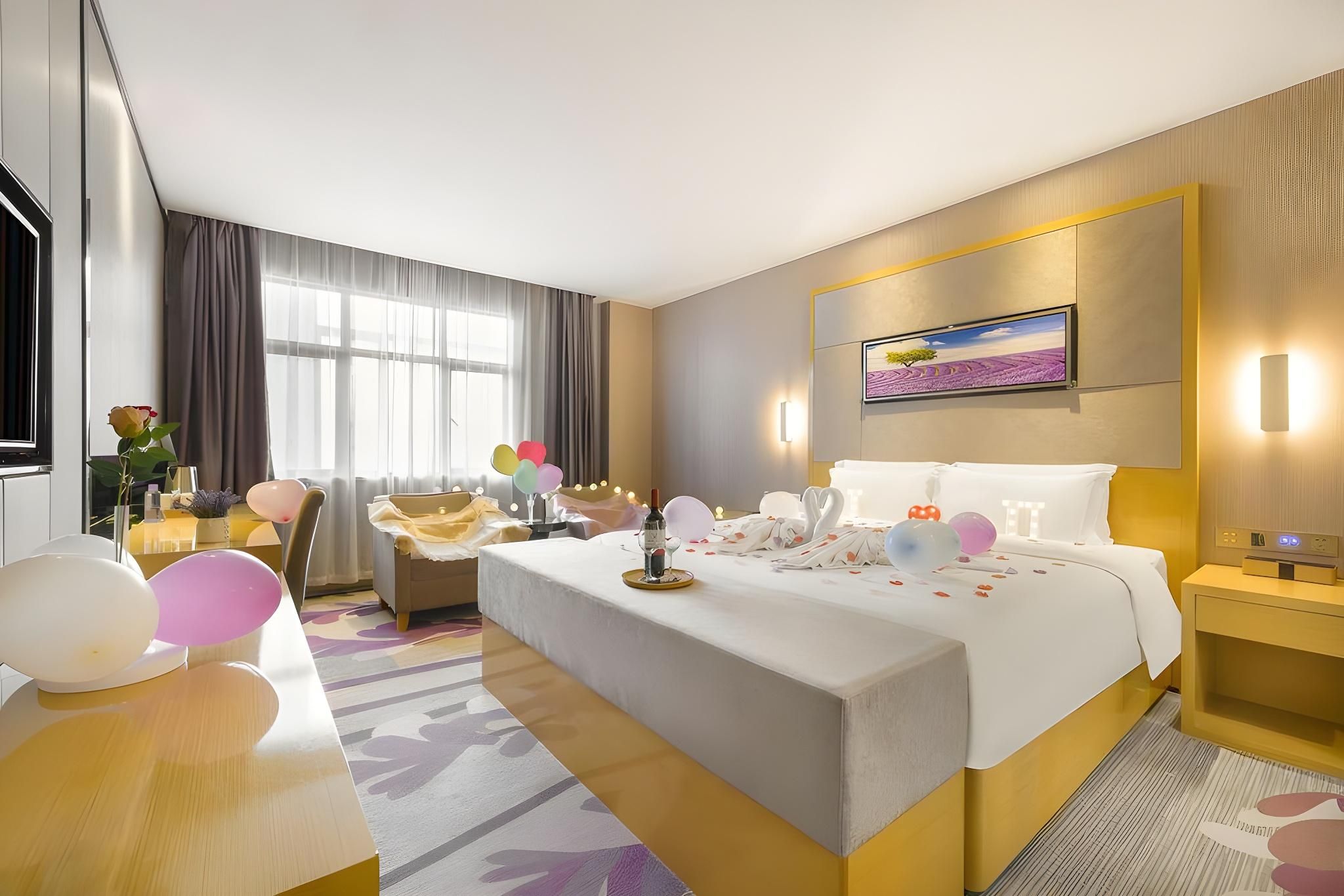 Romantic Premier Room