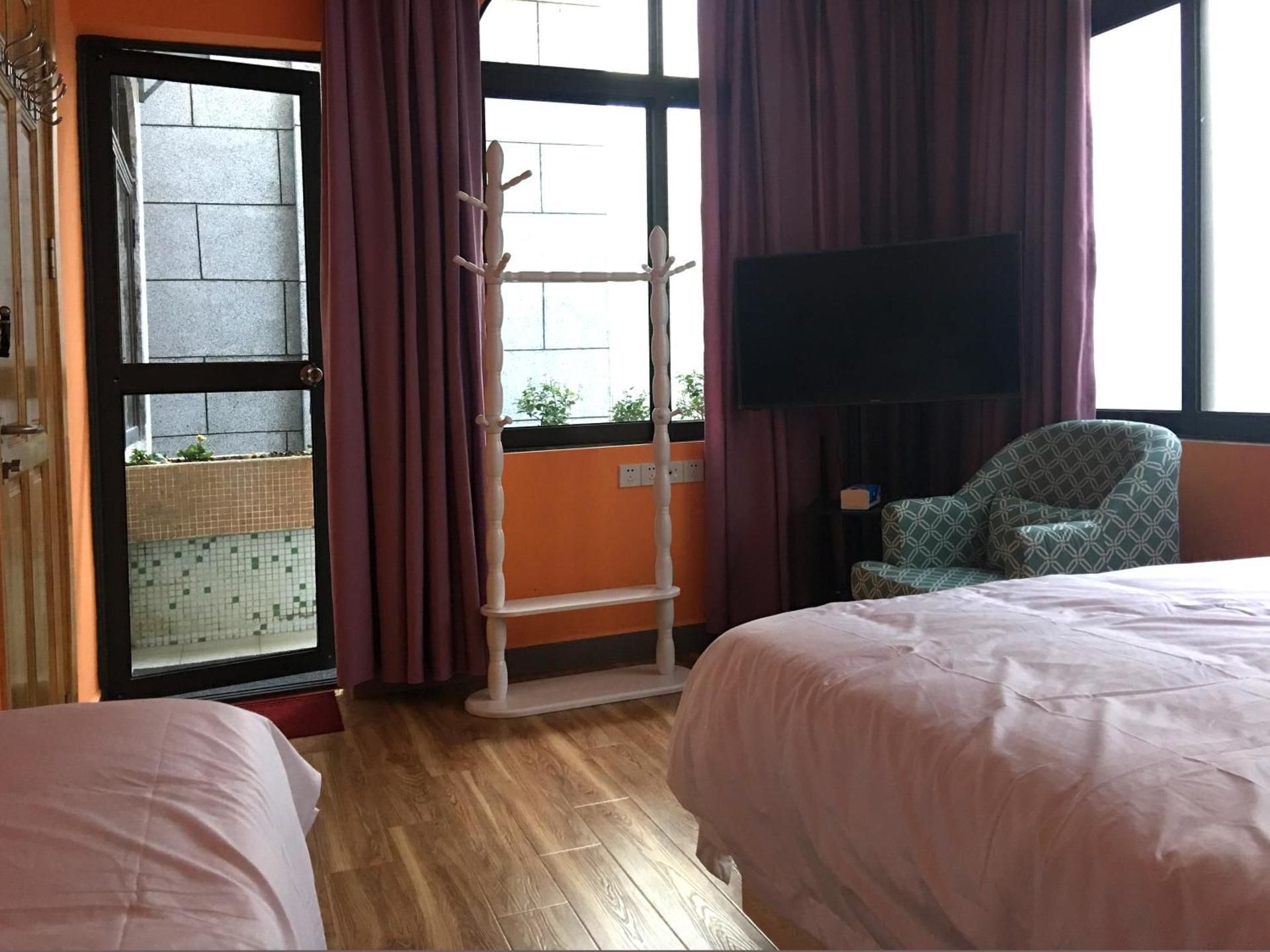 Twin Room with Private External Bathroom