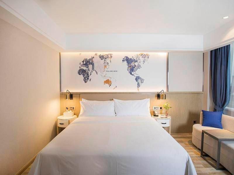 Honorable Suite with View