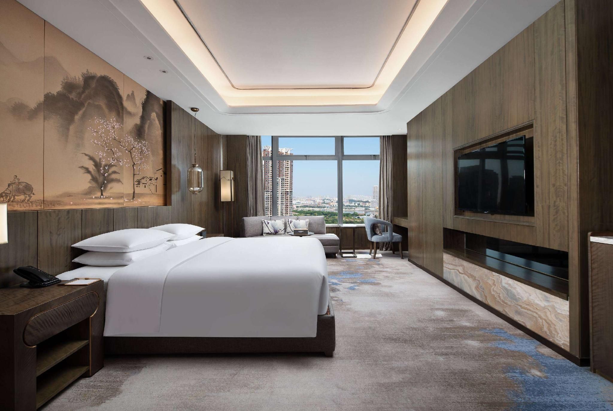 1 King Bed Lingnan Style Room Non-Smoking
