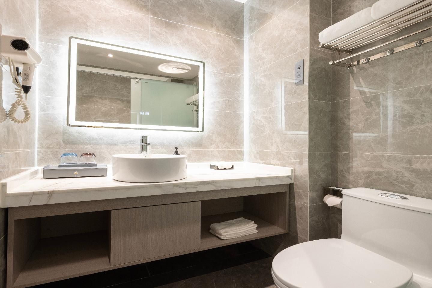 Dossen - Twin Room With City View