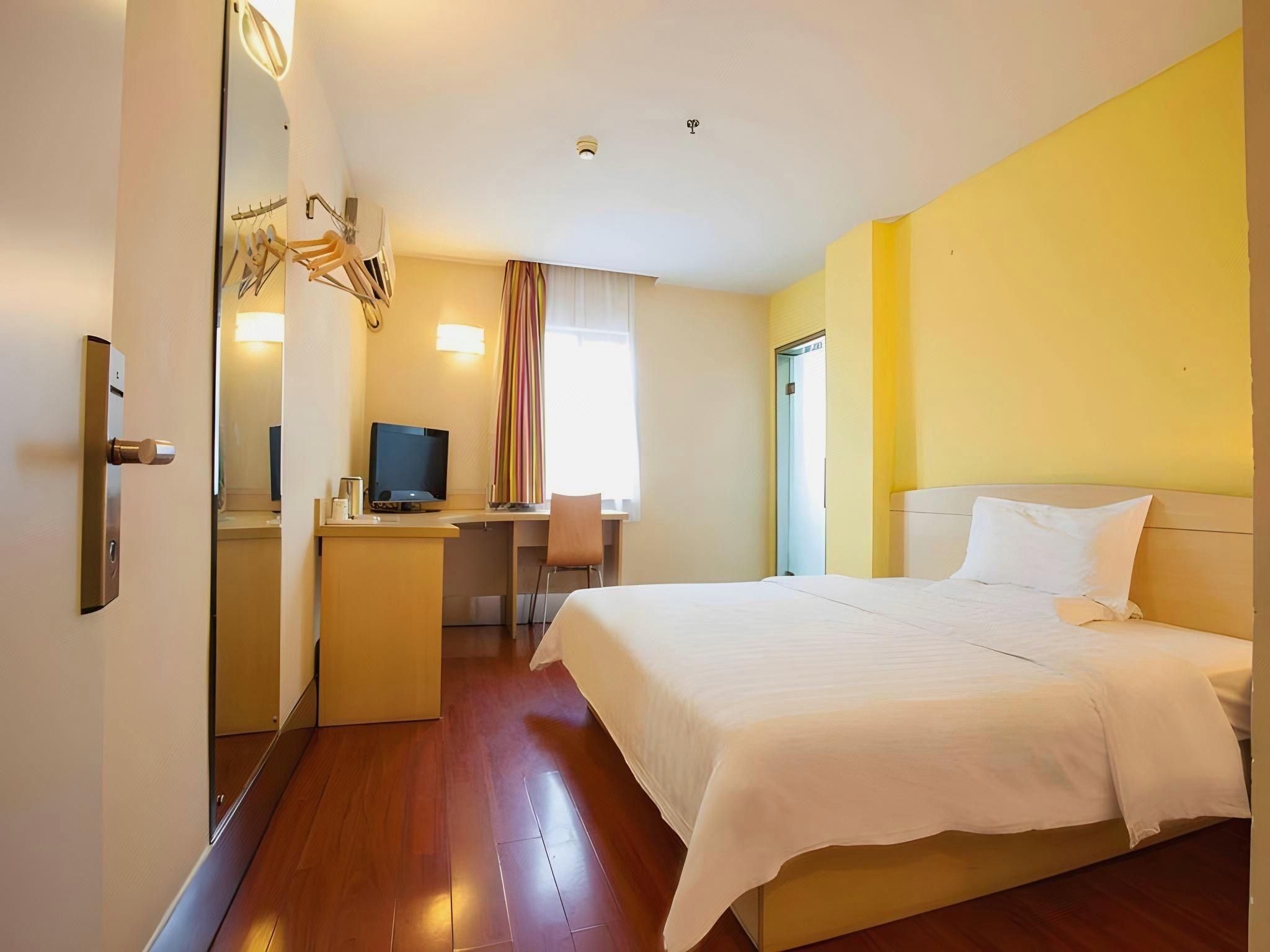 WH - Traditional Bed Room