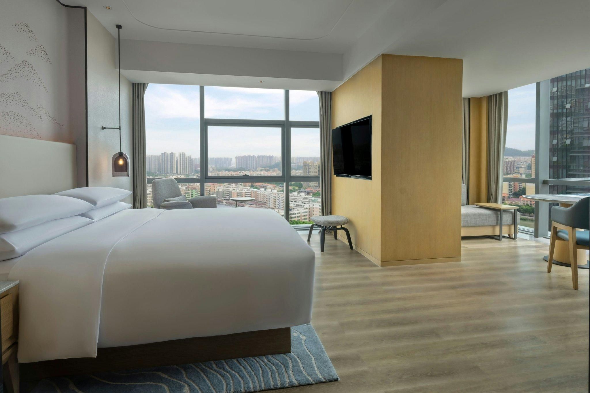 Deluxe Suite, 1 Bedroom Deluxe Suite, 1 King, City view