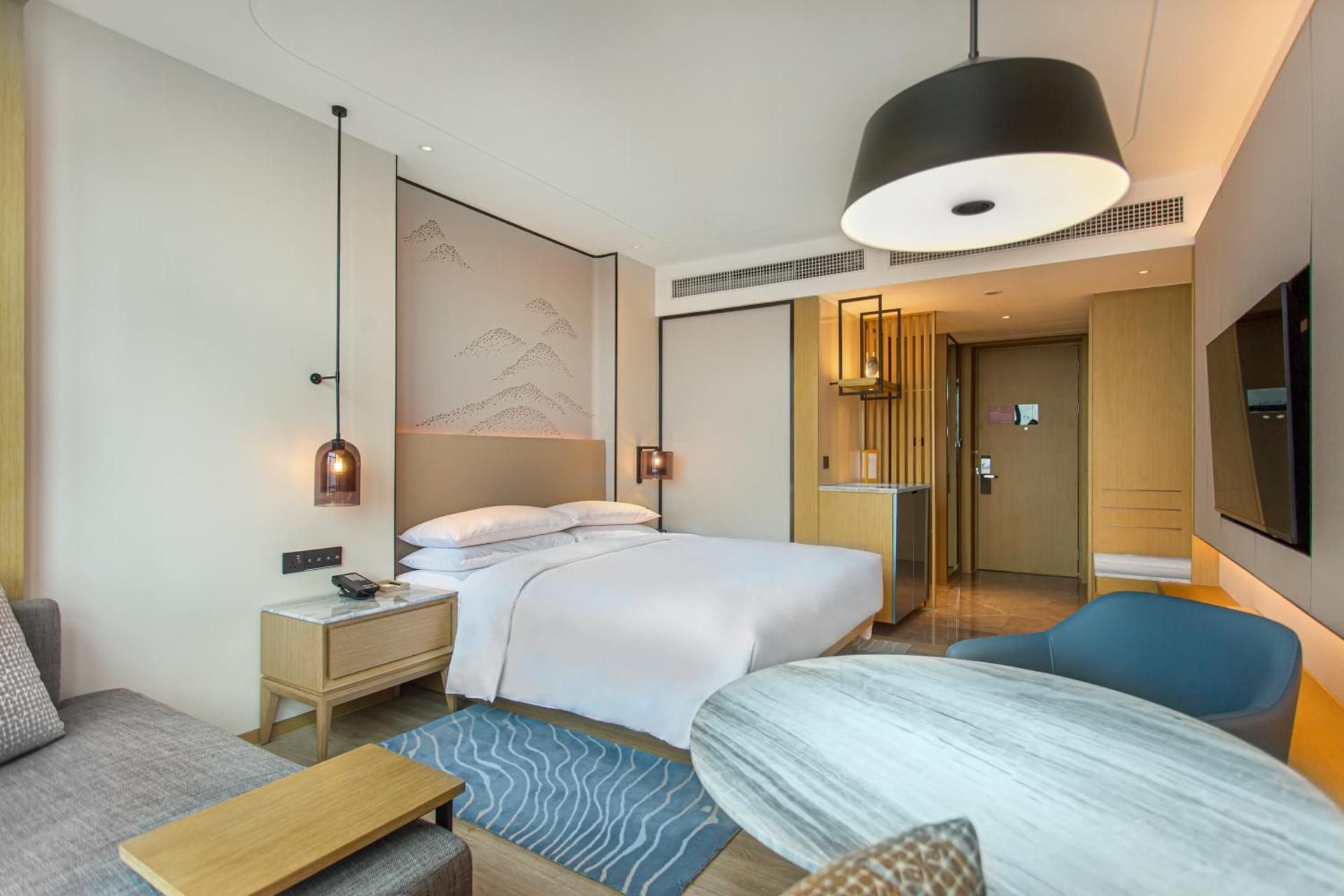 Premier, Guest room, 1 King, City view
