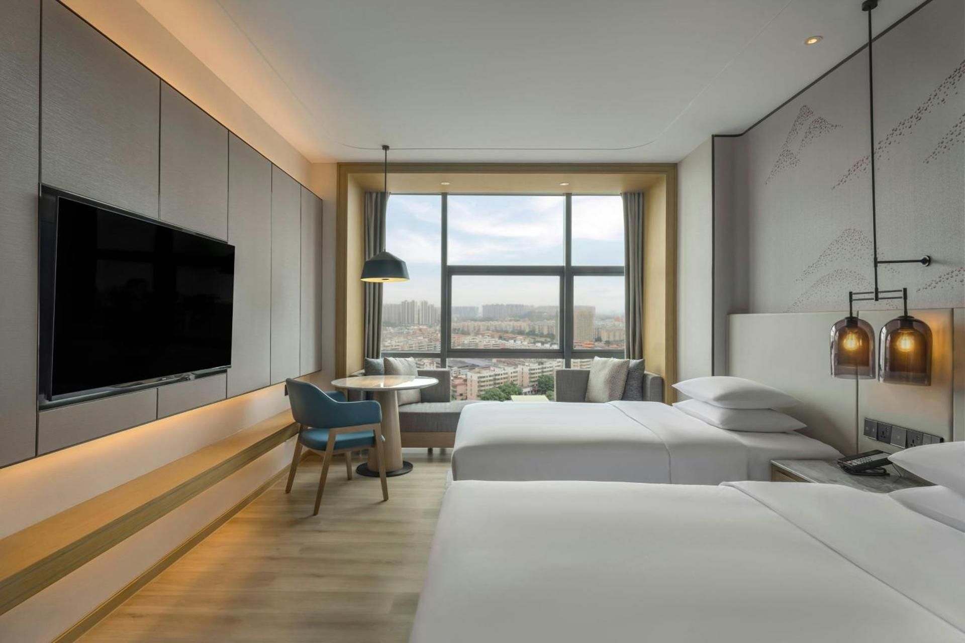 Deluxe Double Room with Two Double Beds and City View	