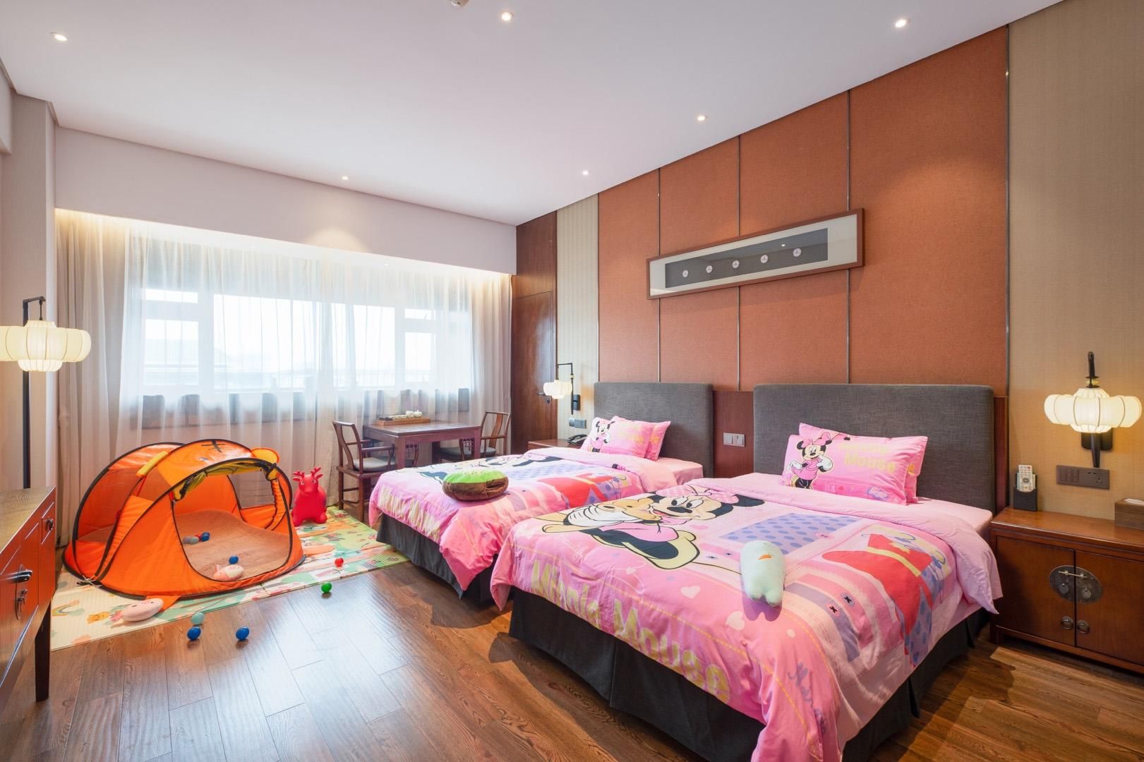 Rezen - Deluxe Parent Child Twin Room
