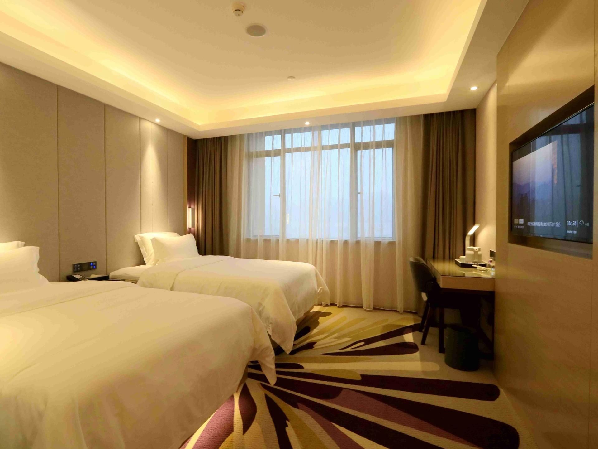 Twin Deluxe Room