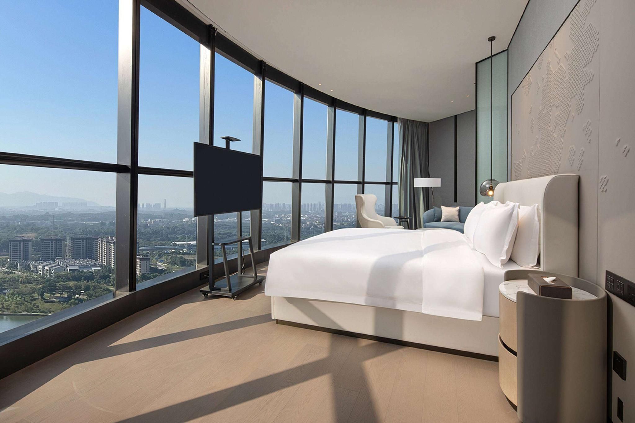 1 King Bed, Executive Room, Lake View, Non-Smoking