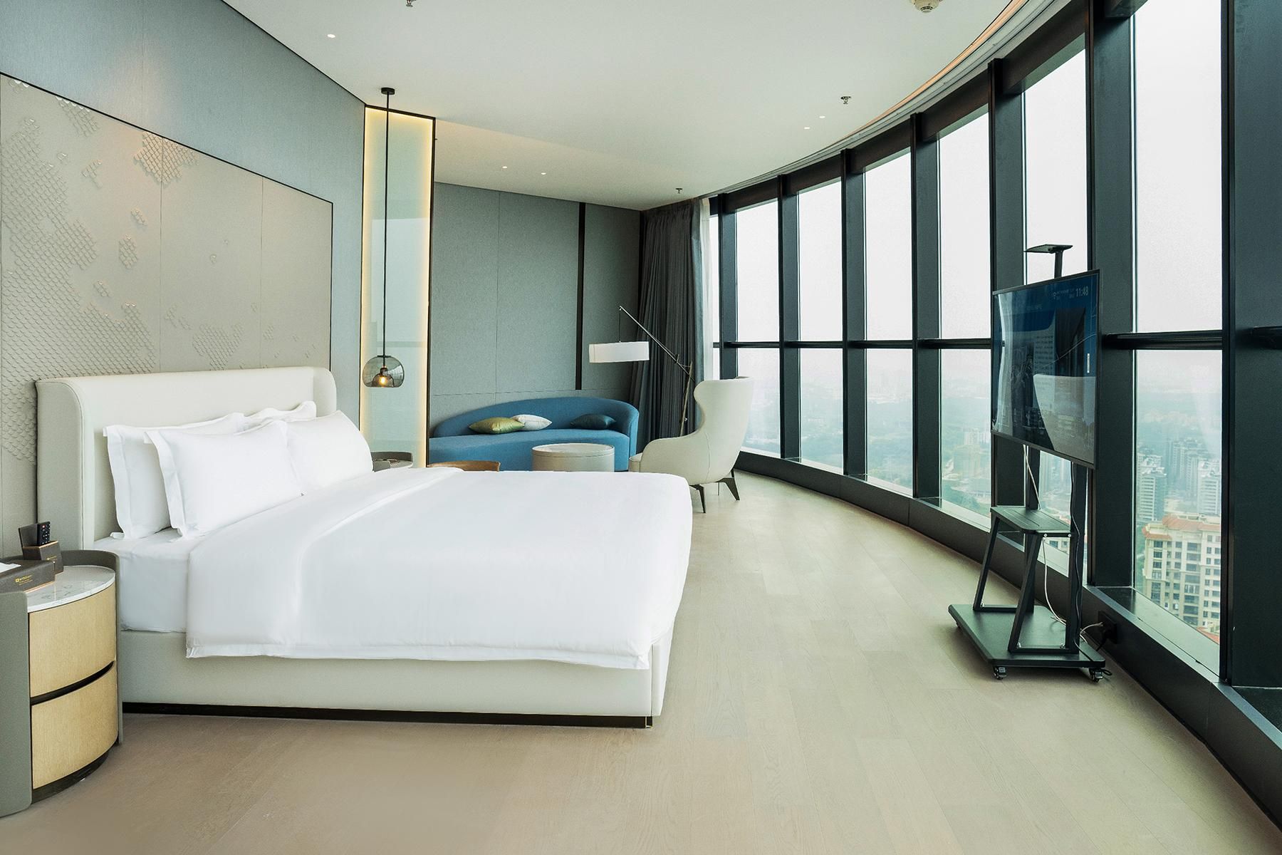 1 King Bed, Executive Room, City View, Non-Smoking