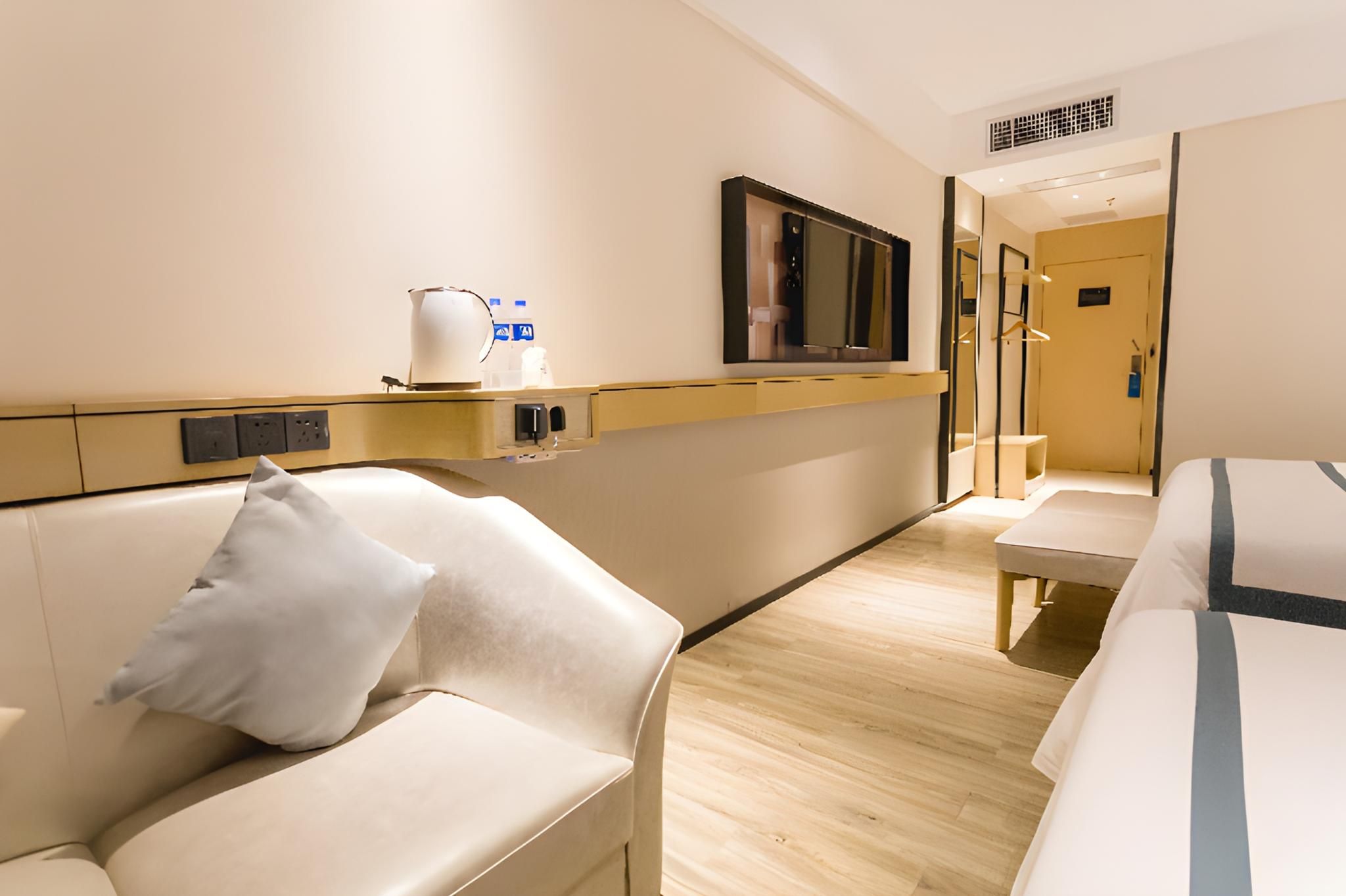 Dossen - Family Room