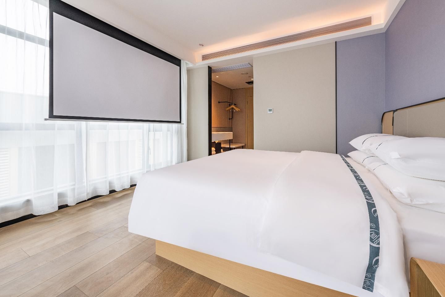Dossen - Business Cinema Bed Room