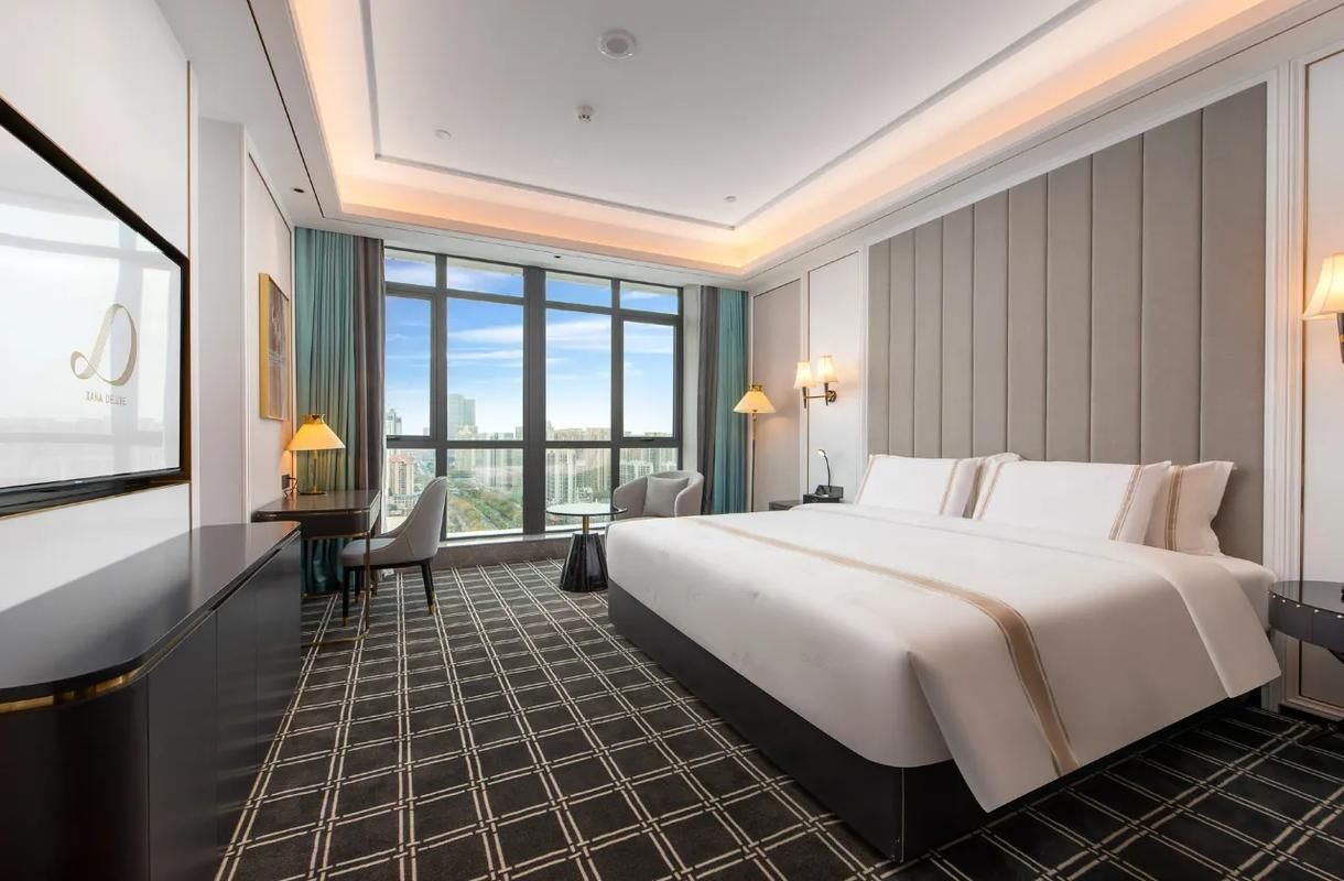 Deluxe Room Queen