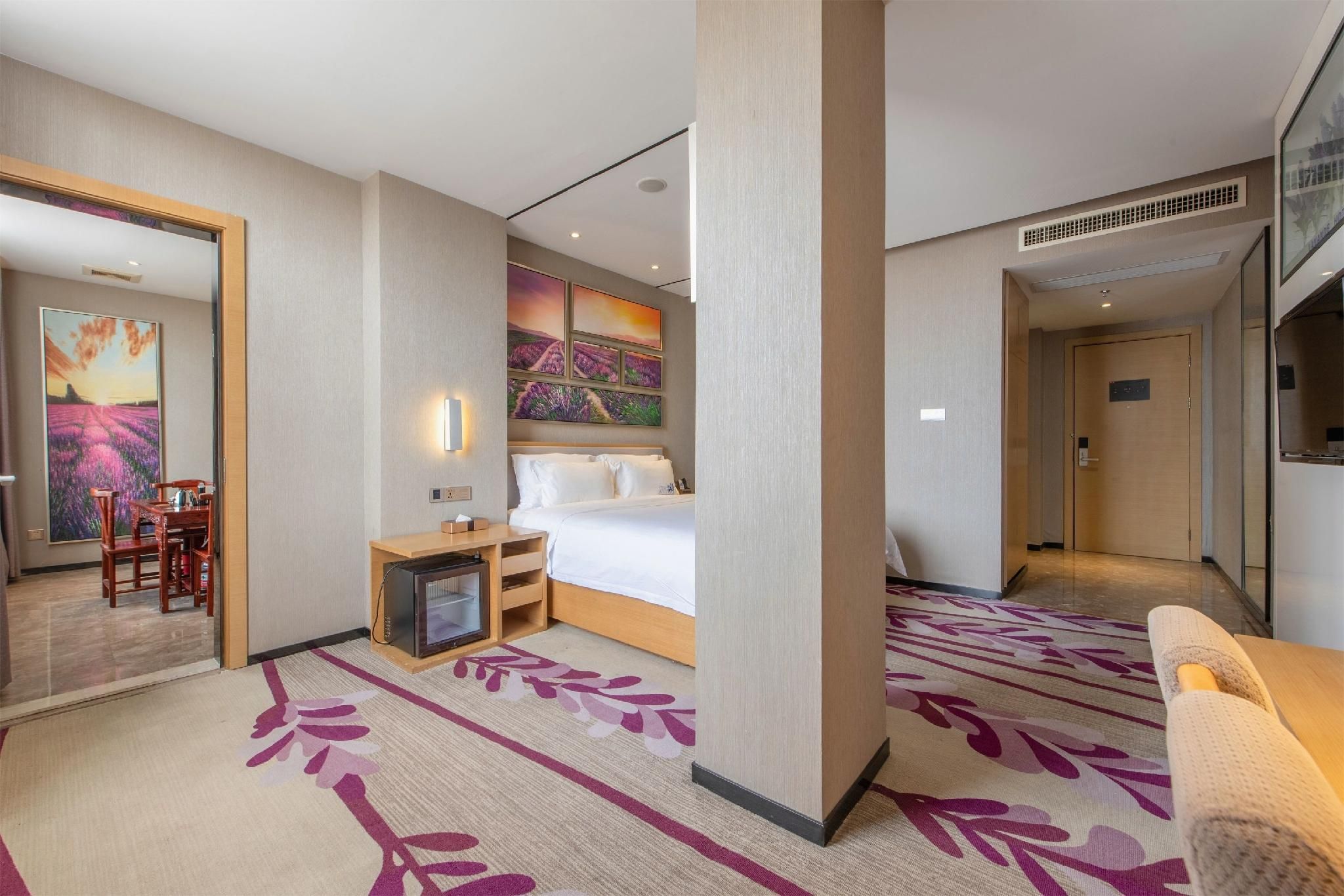 Business Suite Room