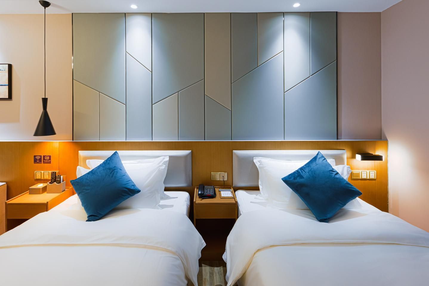 Dossen - Deluxe Twin Room with City View