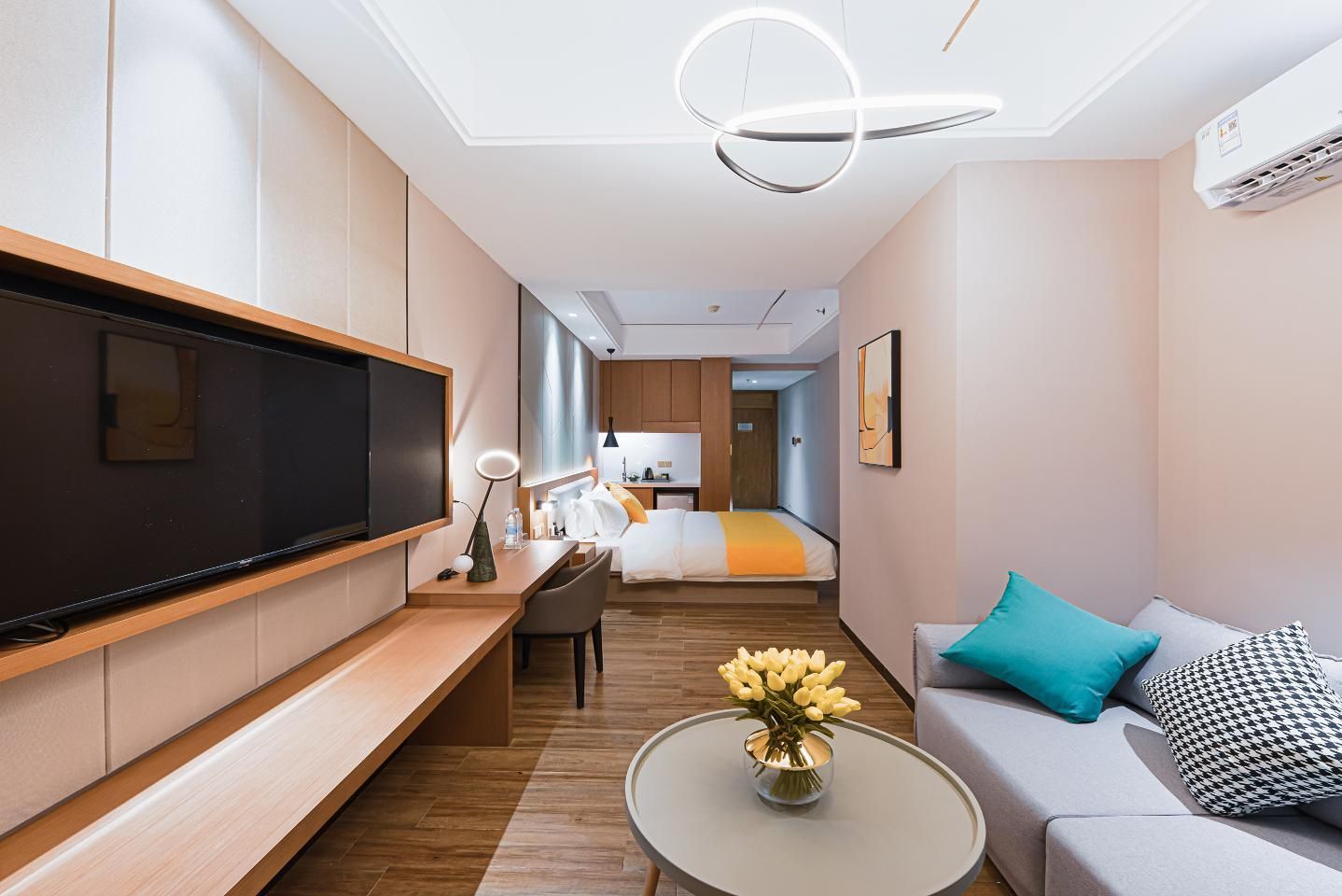 Dossen - Bed Room With City View