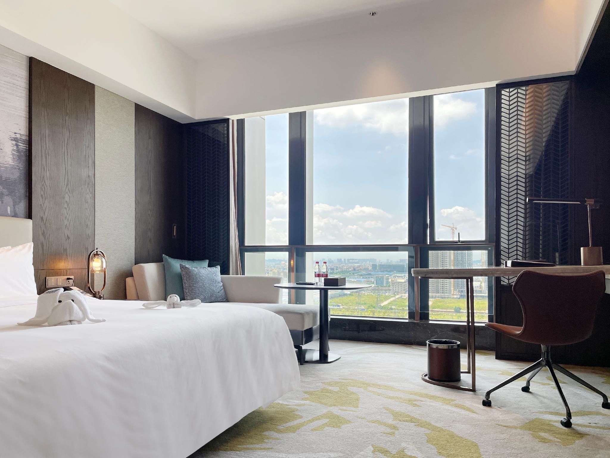 River View Queen