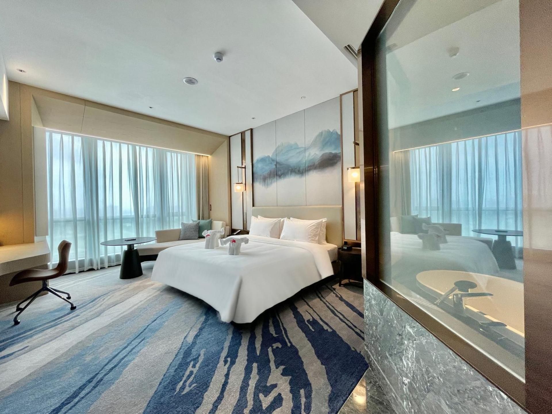 Deluxe River View King Room